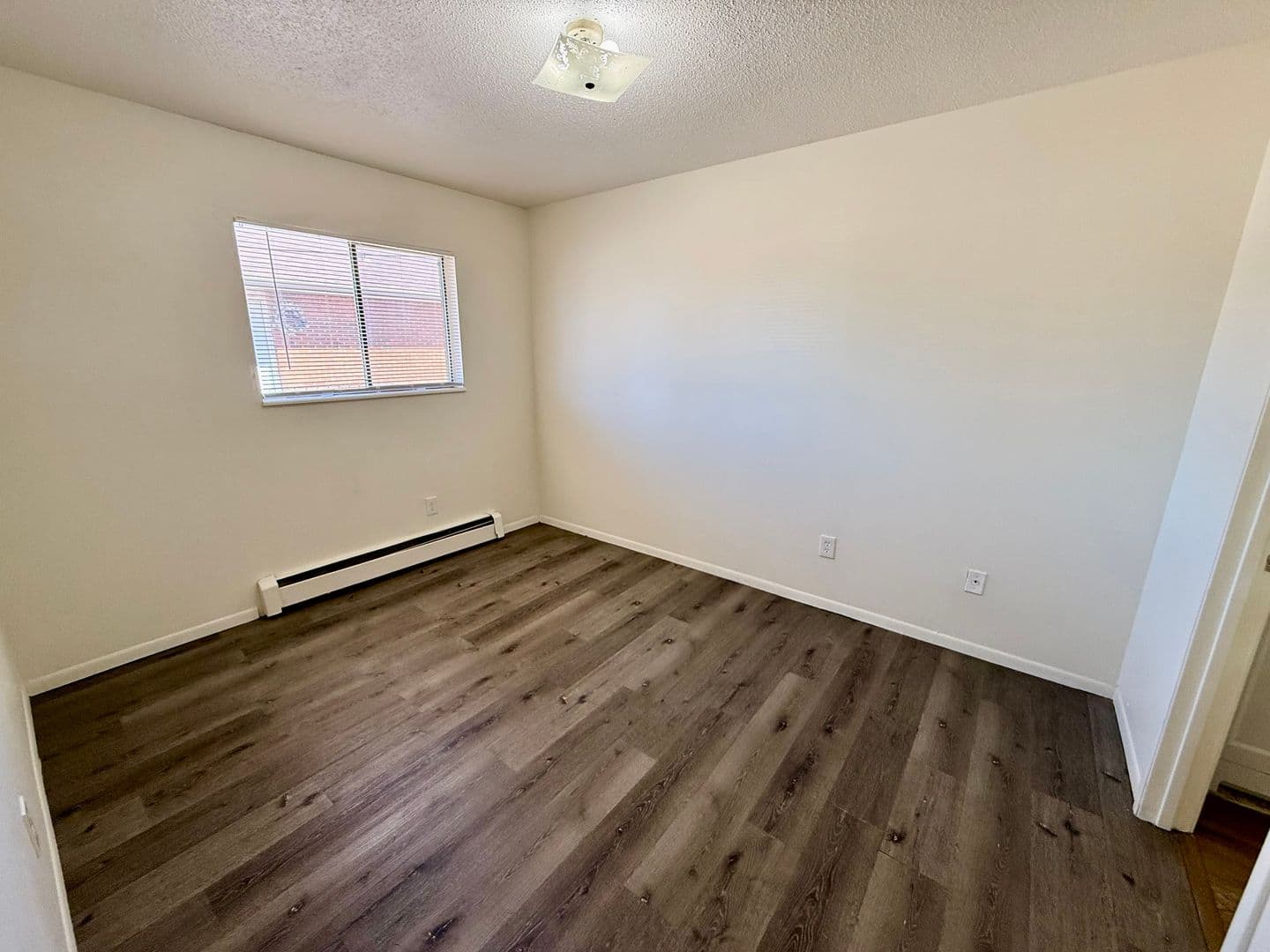 Evans Apartment: 2905 Glendale Drive