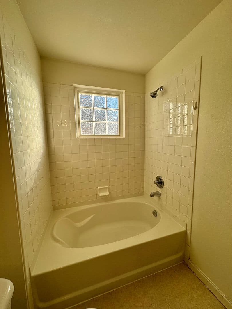 Evans Condo: 512 Lucca Drive