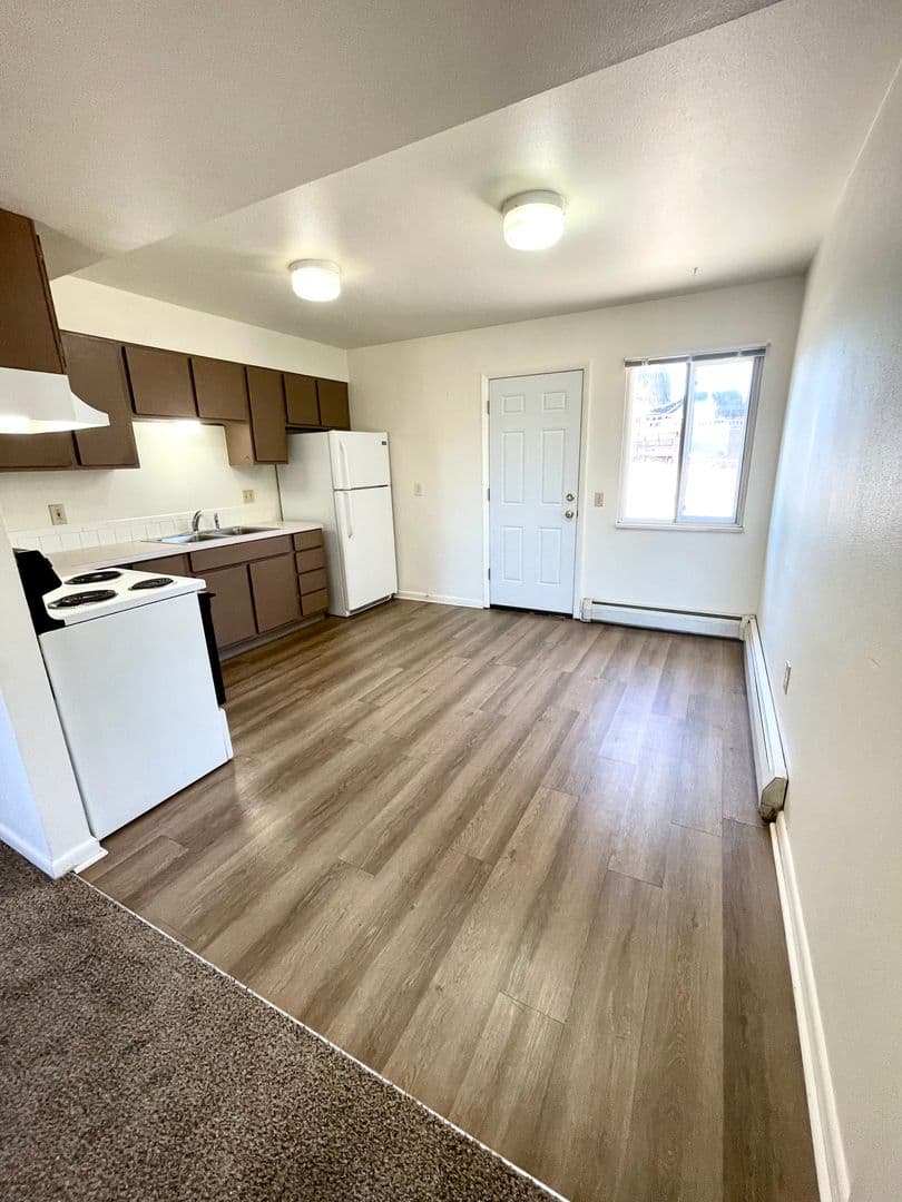 Evans Apartment: 3605 Idaho Street
