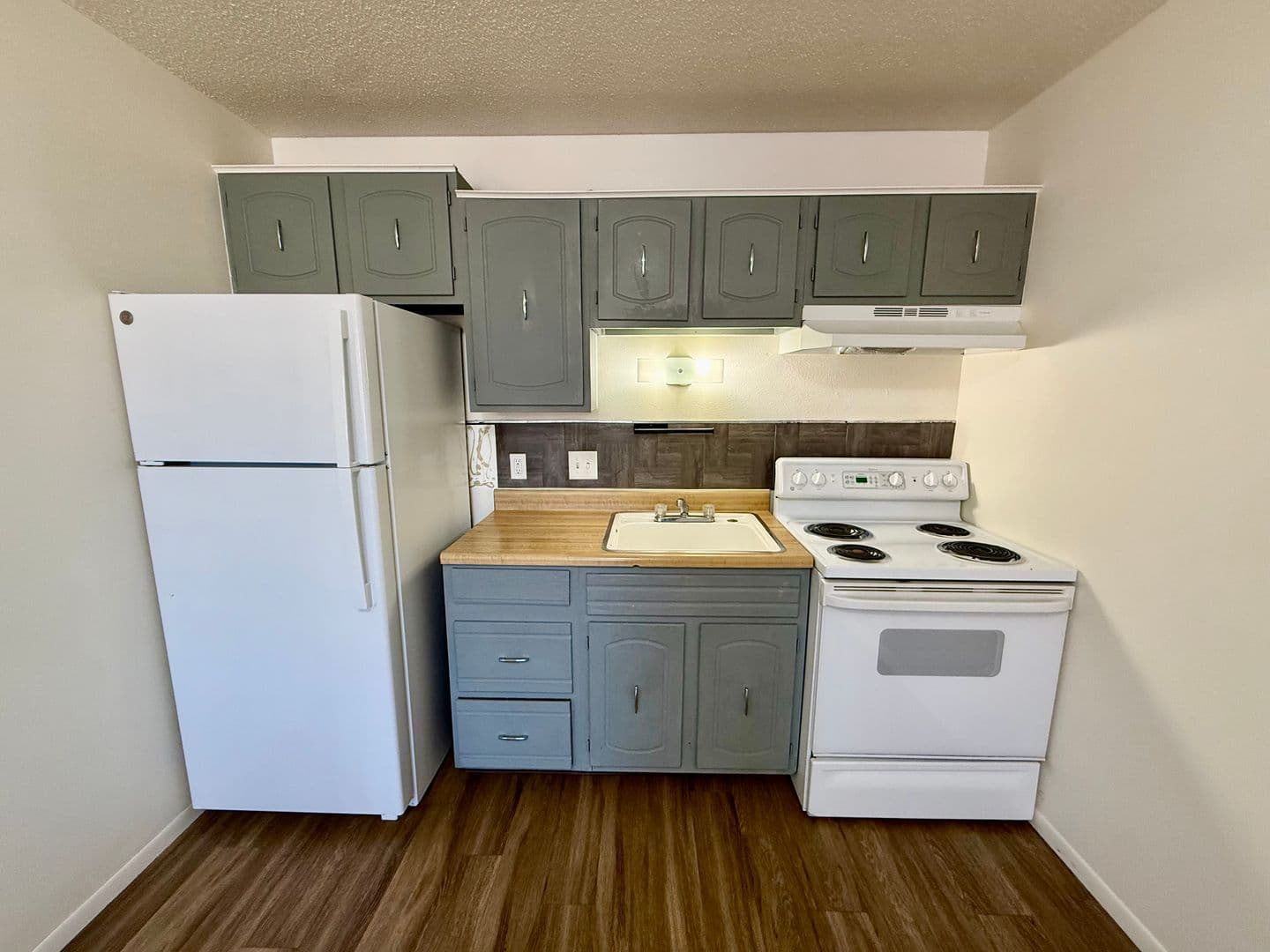 Evans Apartment: 2905 Glendale Drive