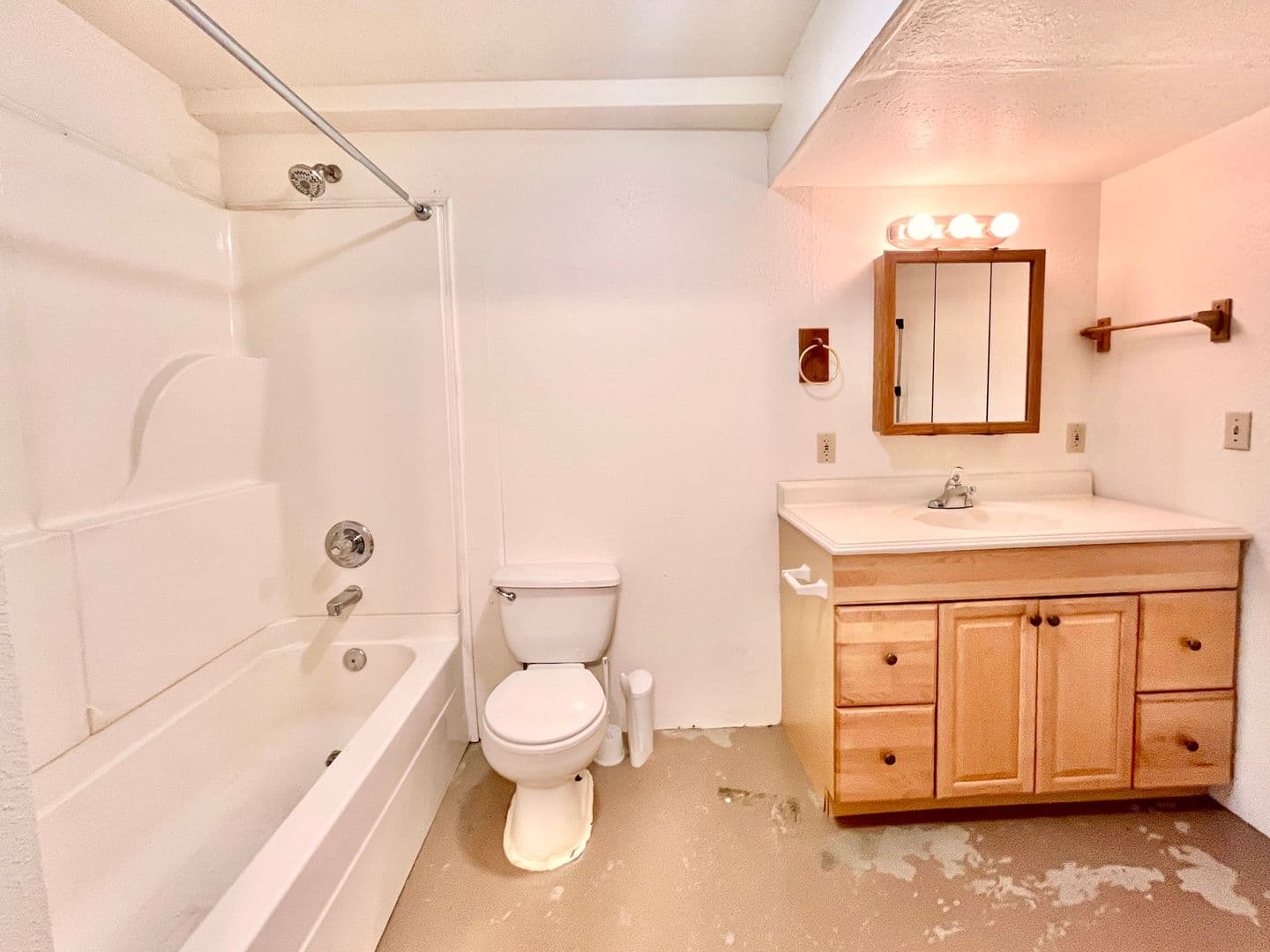 Windsor House: 914 Canyon Court