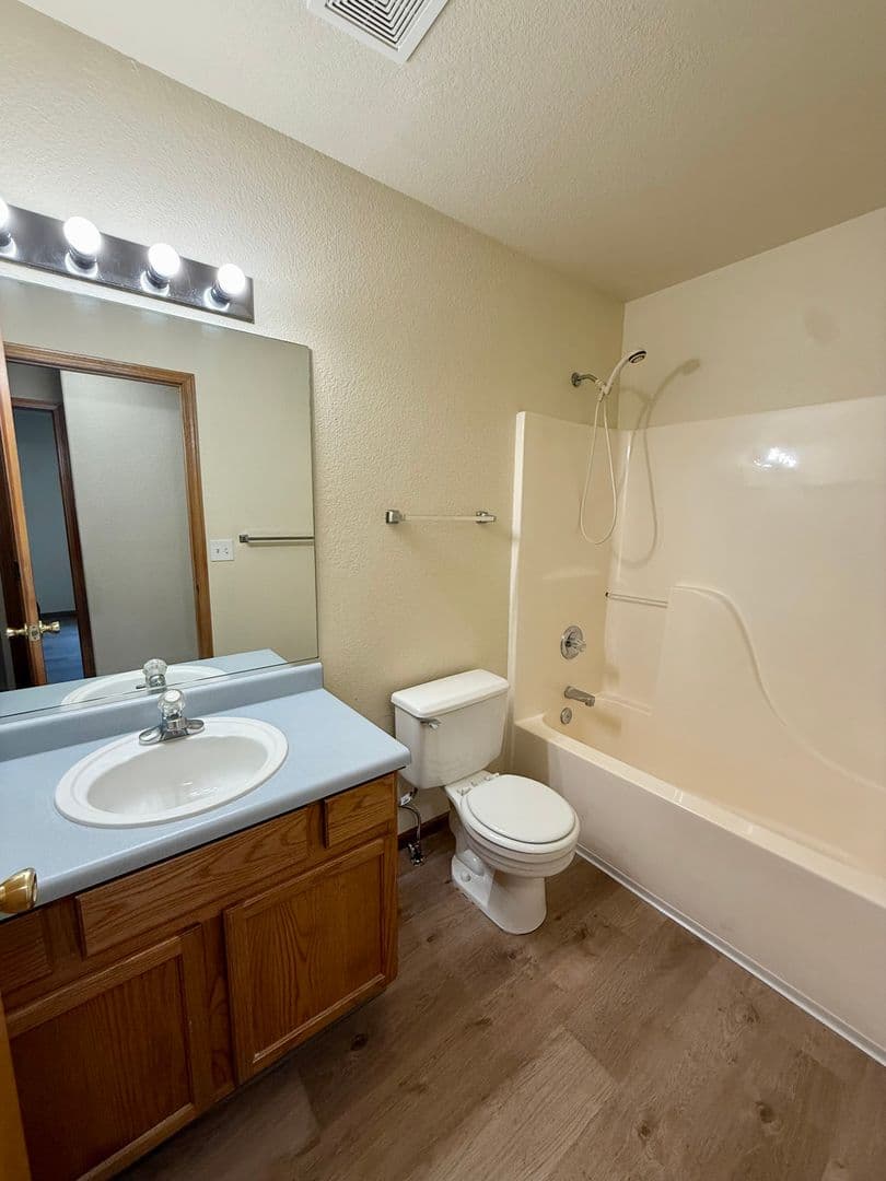 Fort Collins House: 348 Albion Way
