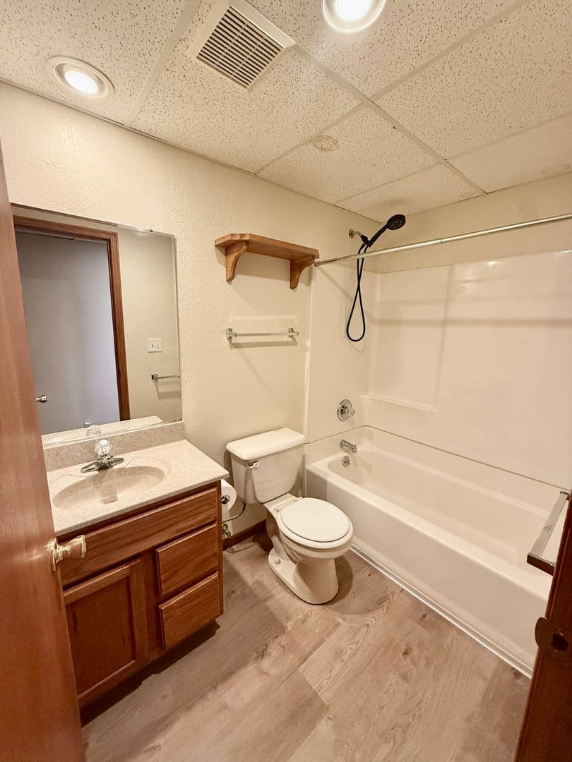 Fort Collins House: 348 Albion Way