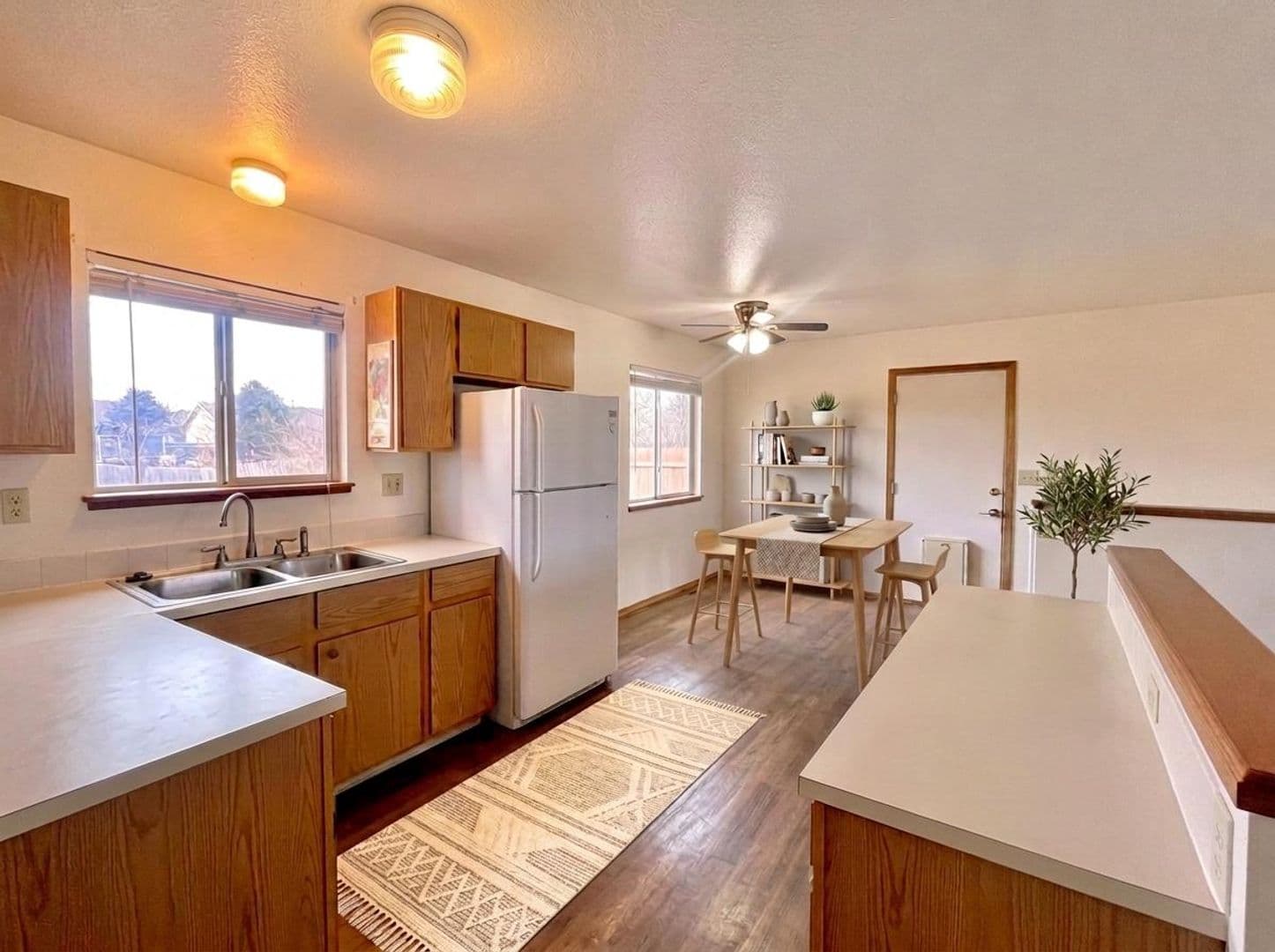 Windsor House: 914 Canyon Court