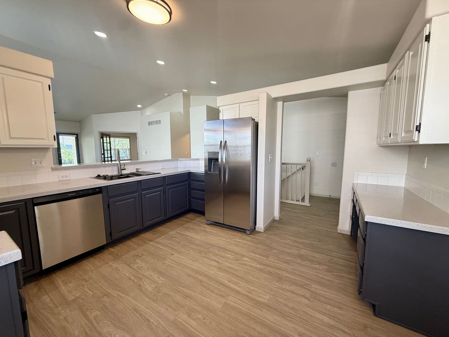 Windsor House: 201 Manor Court B