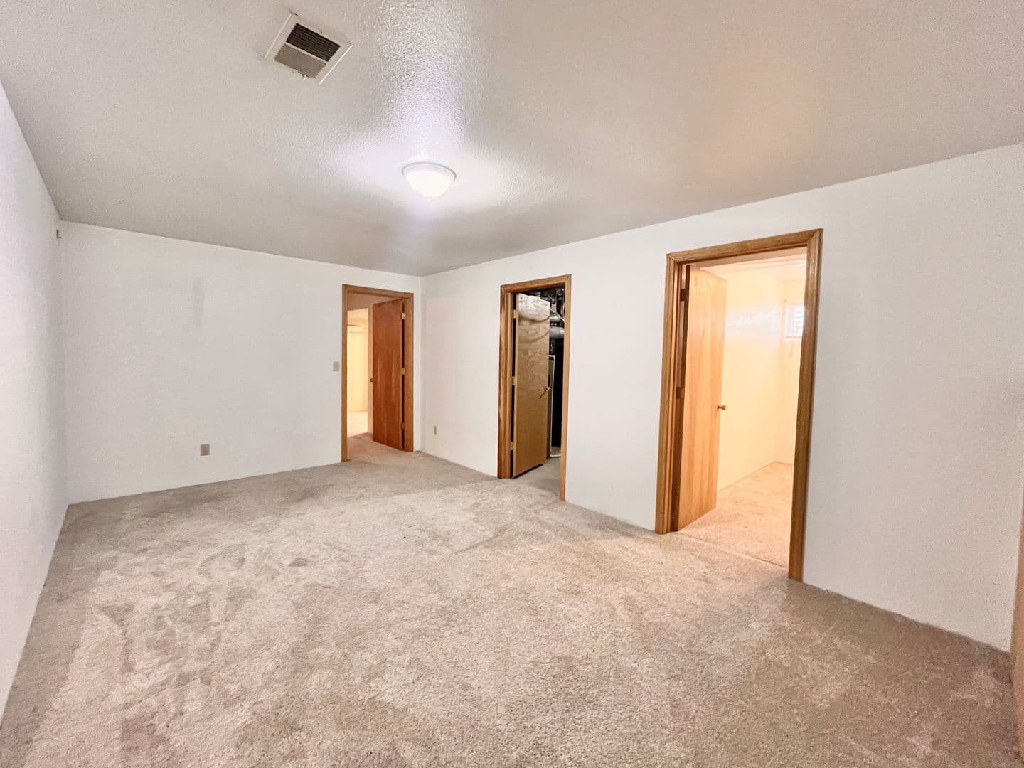 Windsor House: 914 Canyon Court