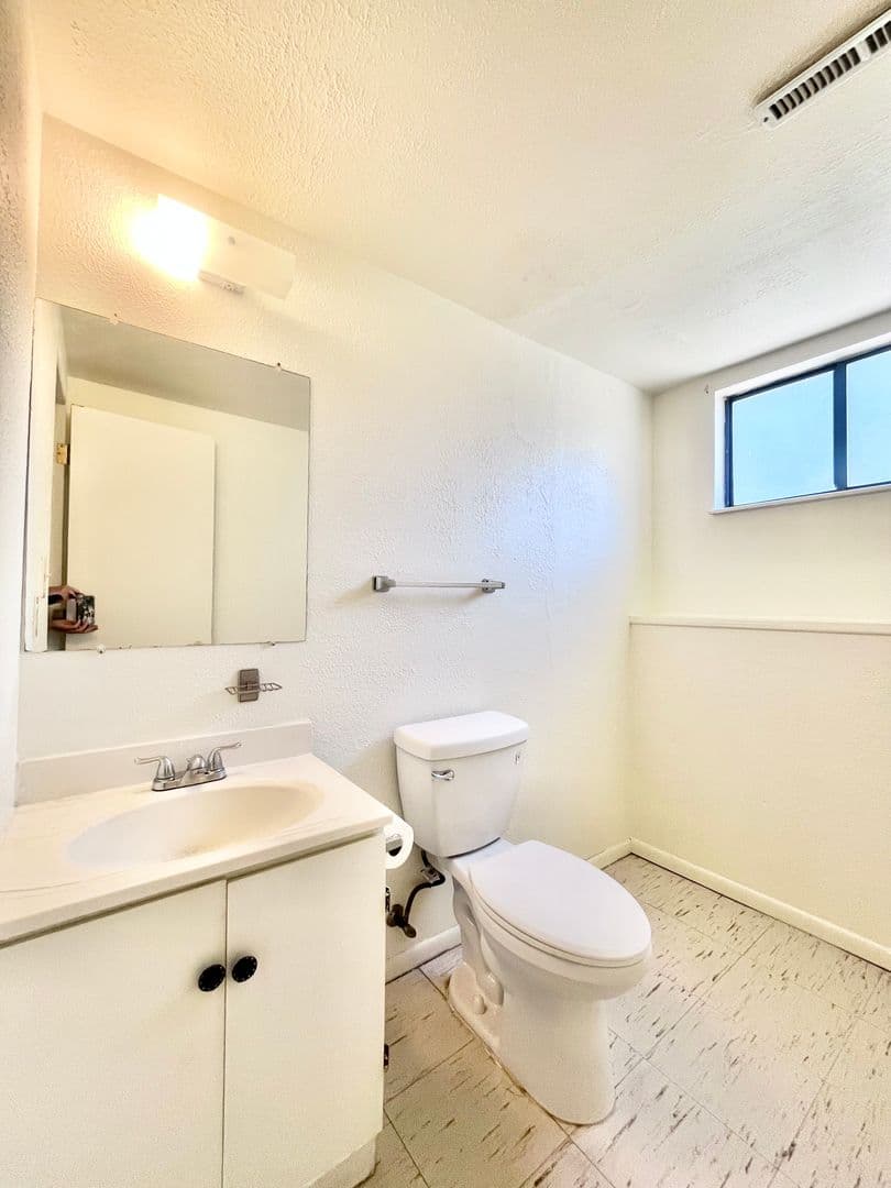 Loveland House: 706 Southwest 22nd Street