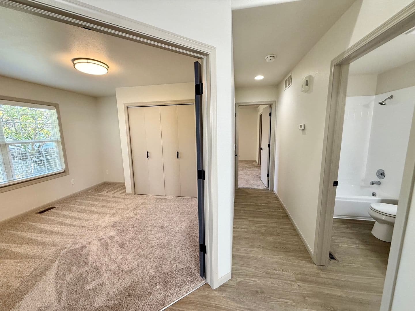 Windsor House: 201 Manor Court B