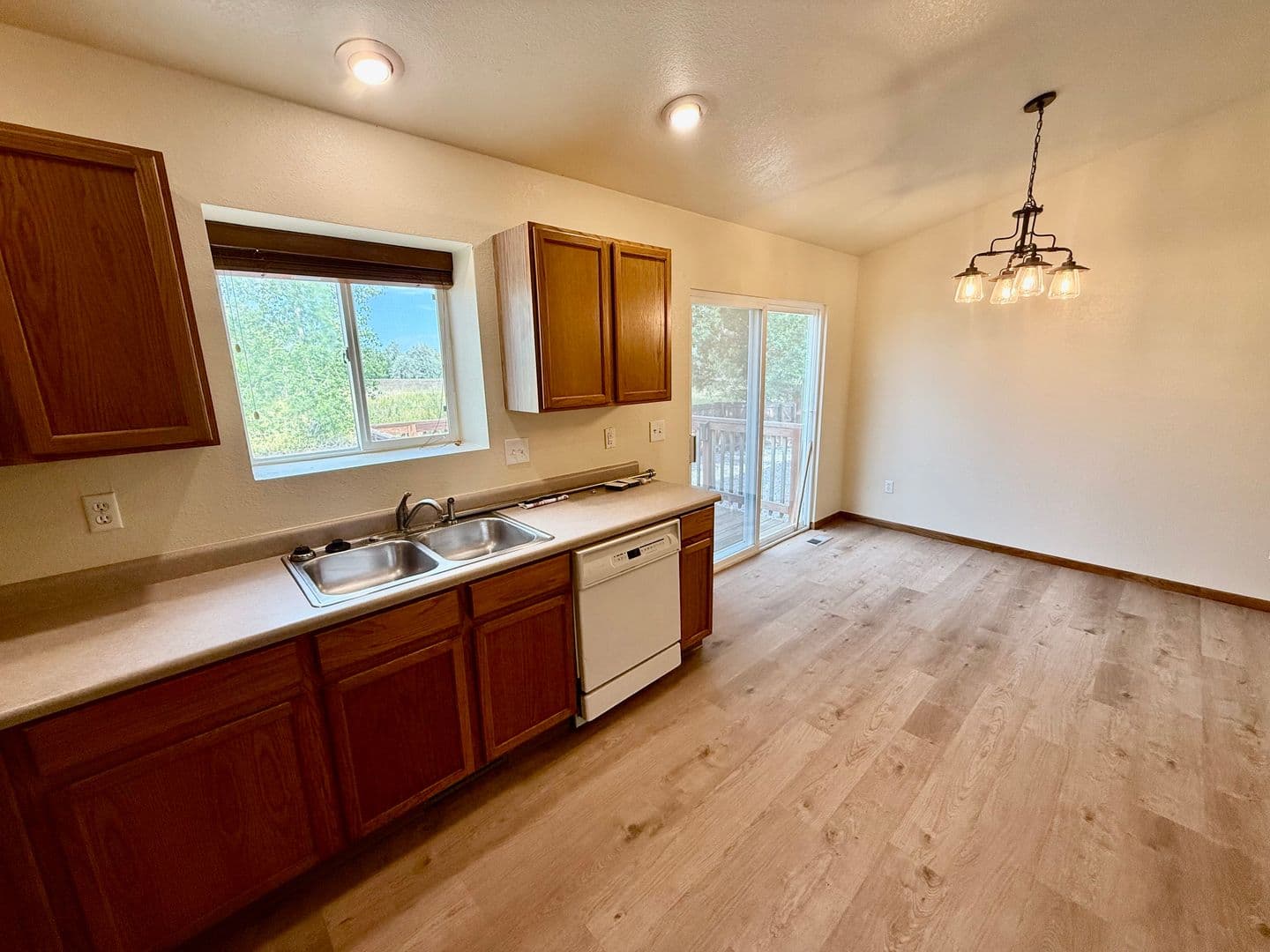 Fort Collins House: 348 Albion Way