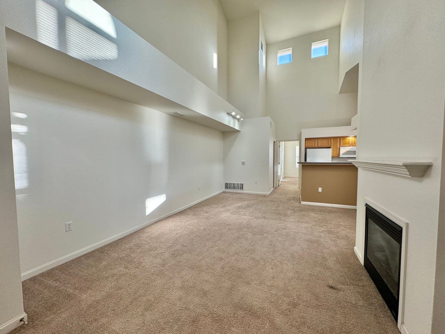 Evans Condo: 512 Lucca Drive
