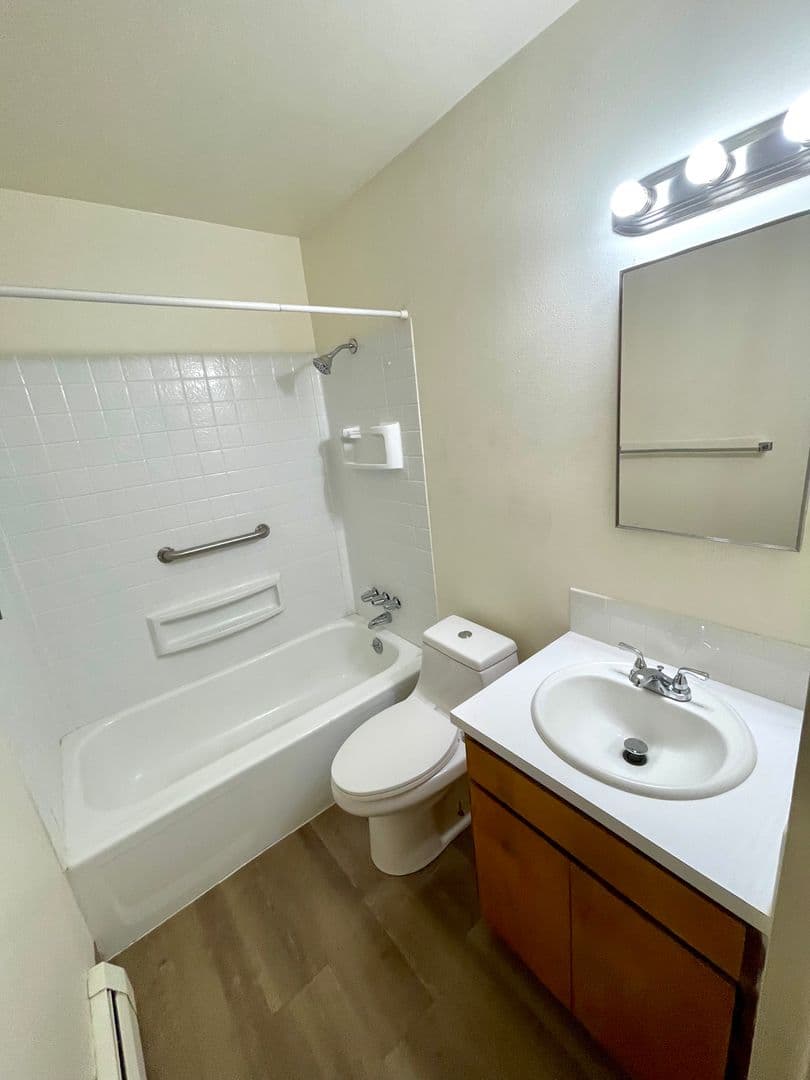 Evans Apartment: 3605 Idaho Street