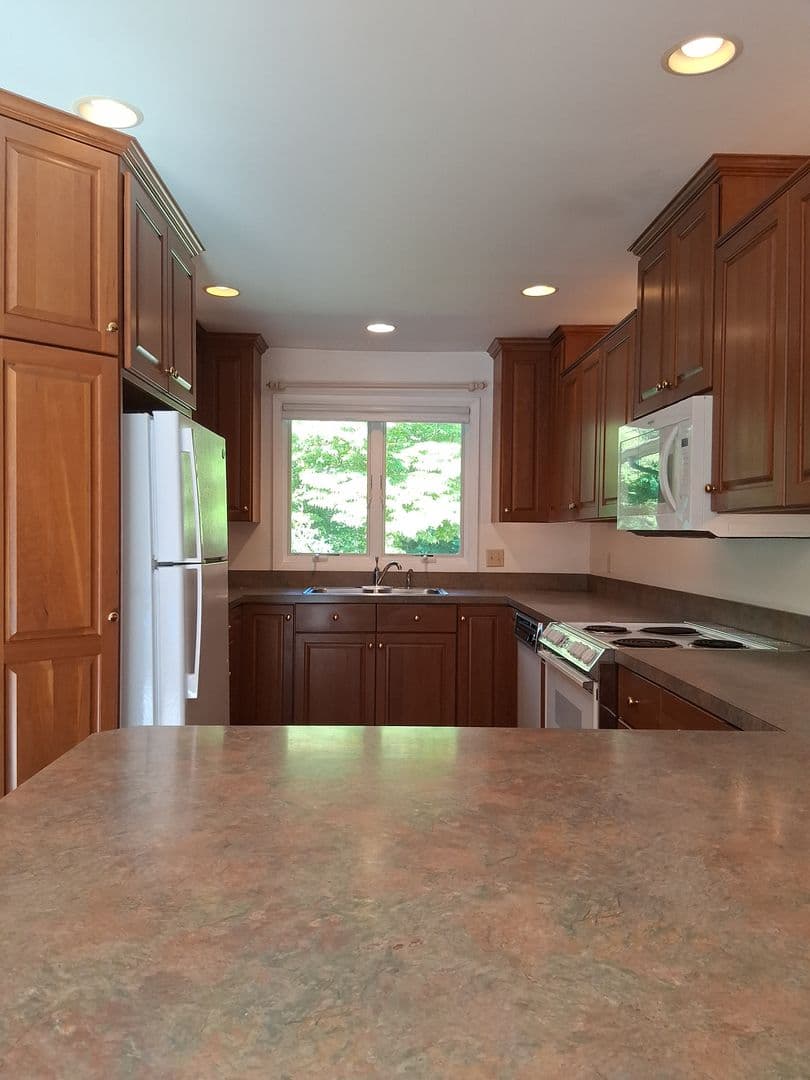 Grand Haven House: 12368 Lakeshore Dr