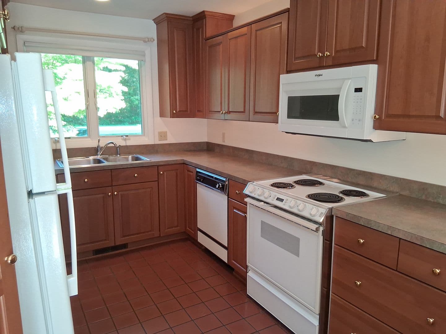 Grand Haven House: 12368 Lakeshore Dr