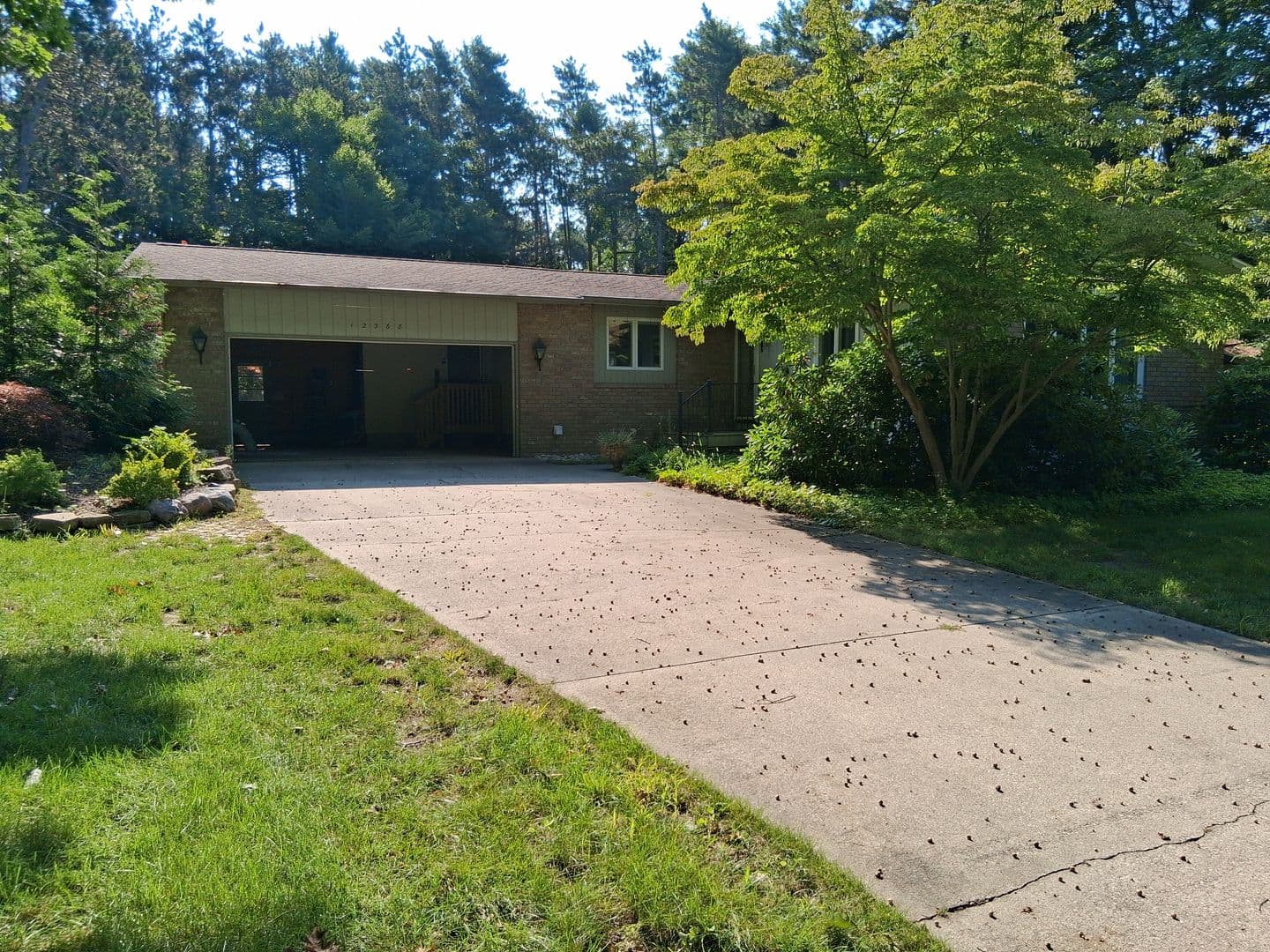 Grand Haven House: 12368 Lakeshore Dr