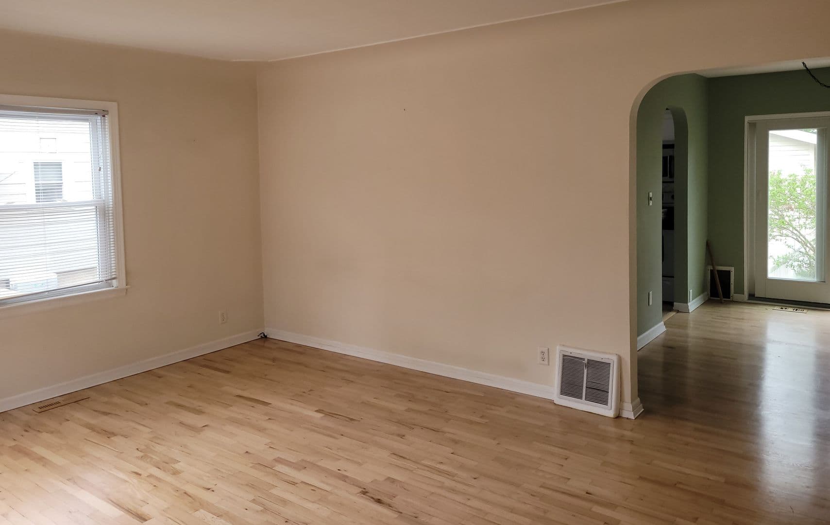 Grand Haven House: 1333 Slayton Ave