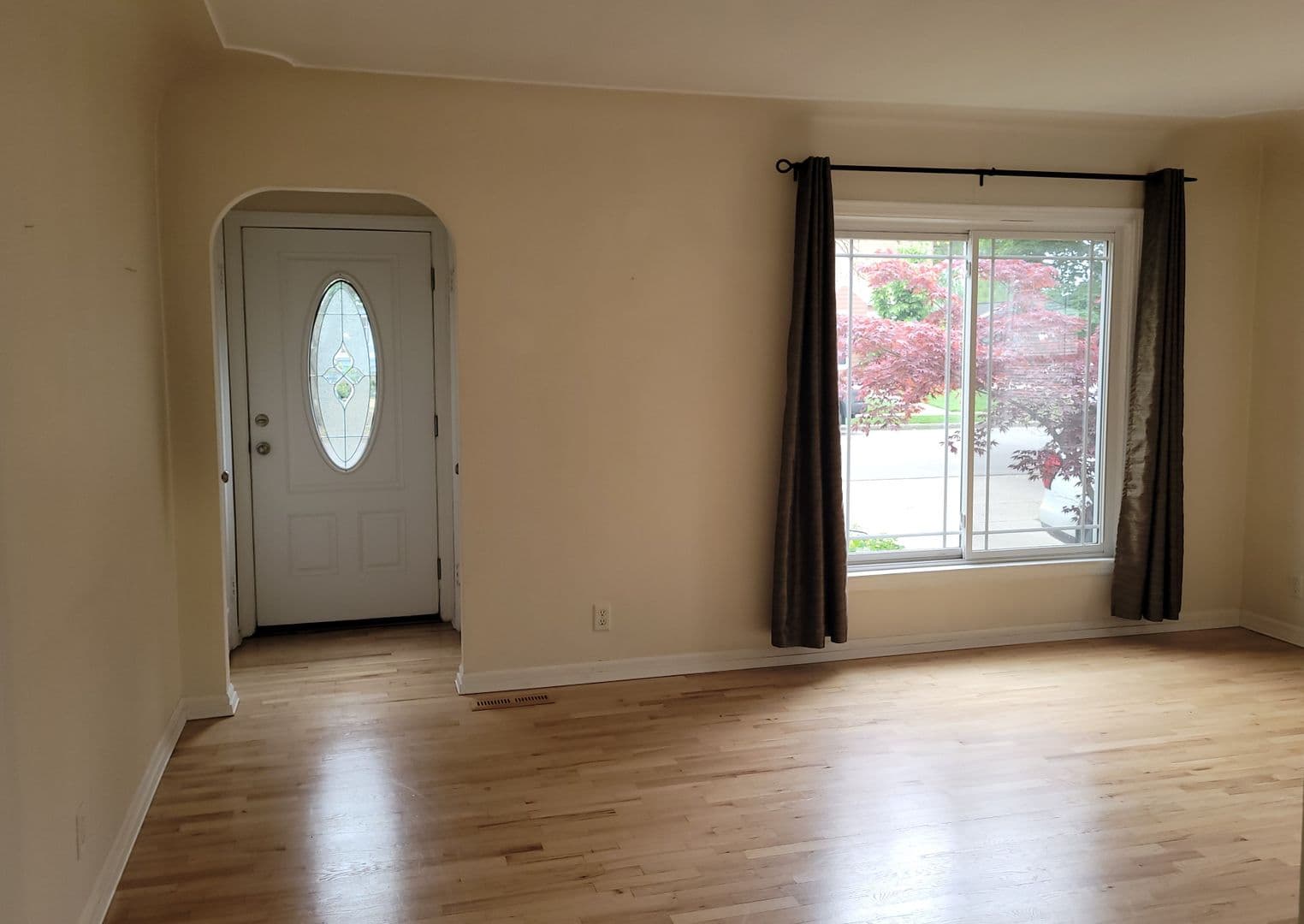 Grand Haven House: 1333 Slayton Ave