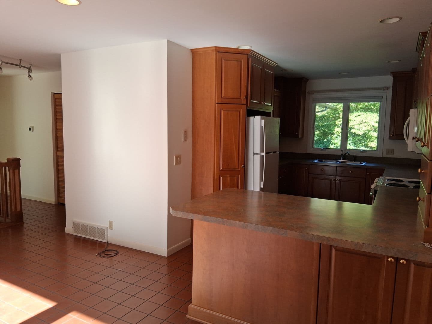 Grand Haven House: 12368 Lakeshore Dr