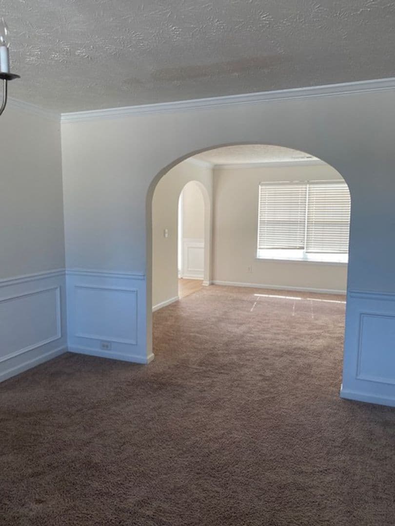 Stockbridge House: 461 Brunswick Cir.