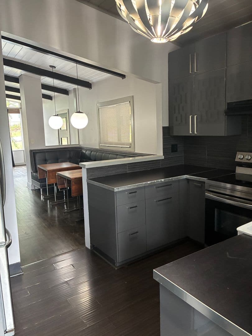 Atlanta House: 500 Rosemont Dr. SE.