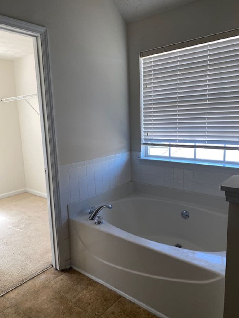 Stockbridge House: 461 Brunswick Cir.