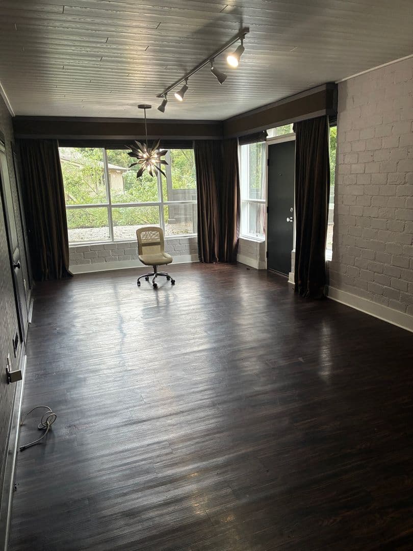Atlanta House: 500 Rosemont Dr. SE.