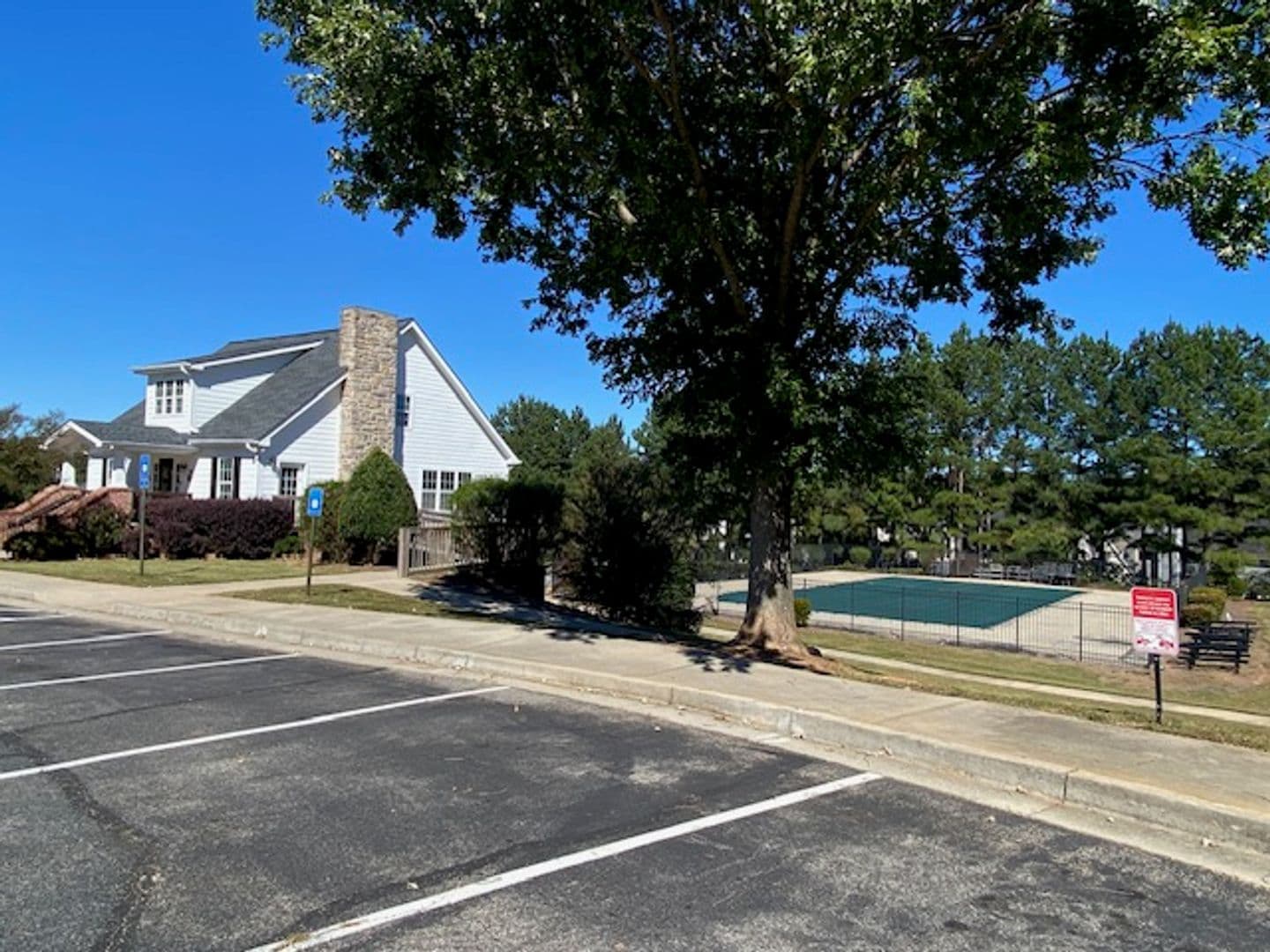 Stockbridge House: 461 Brunswick Cir.