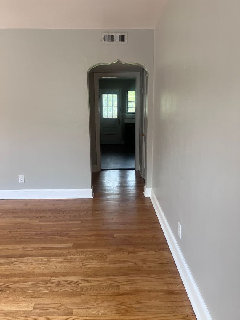 Roanoke Apartment: 2718 Broad Street NW