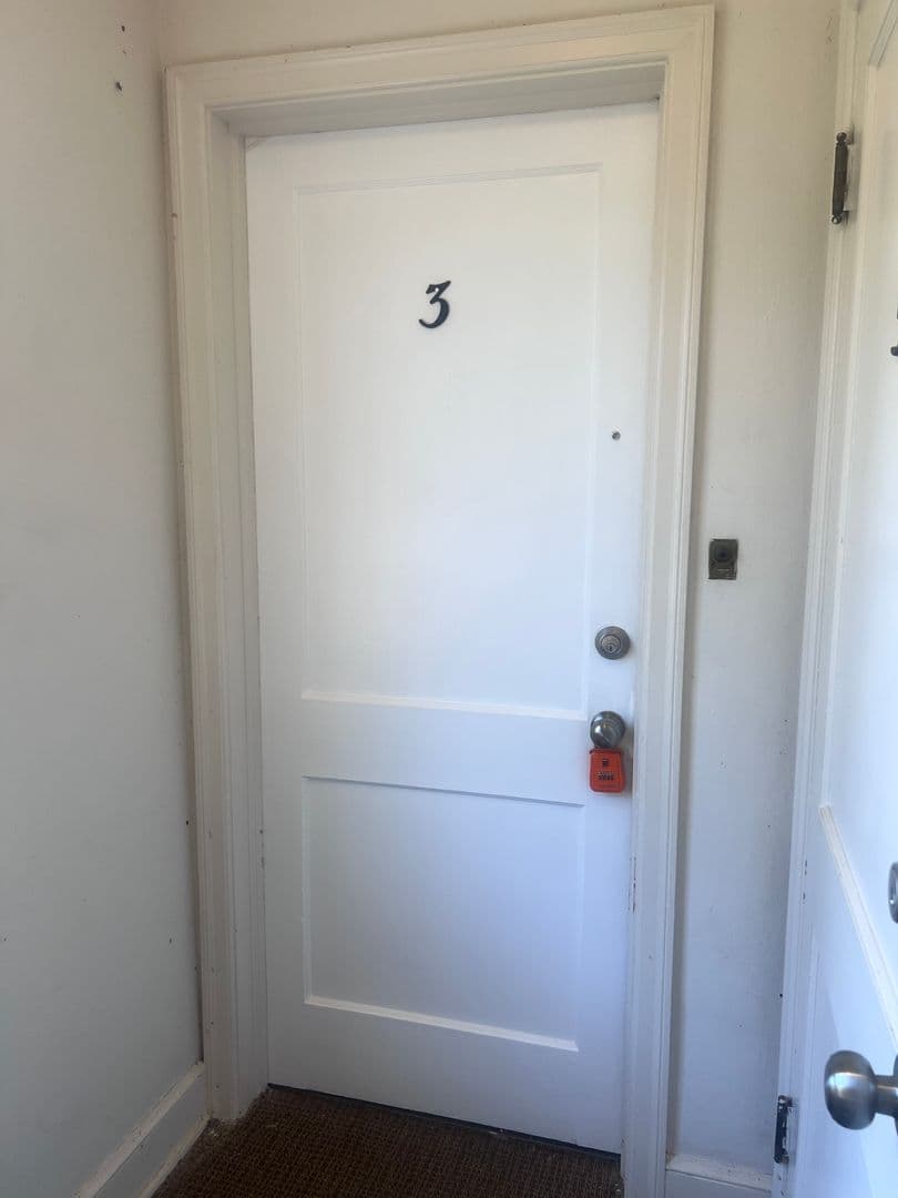 Roanoke Apartment: 2718 Broad Street NW