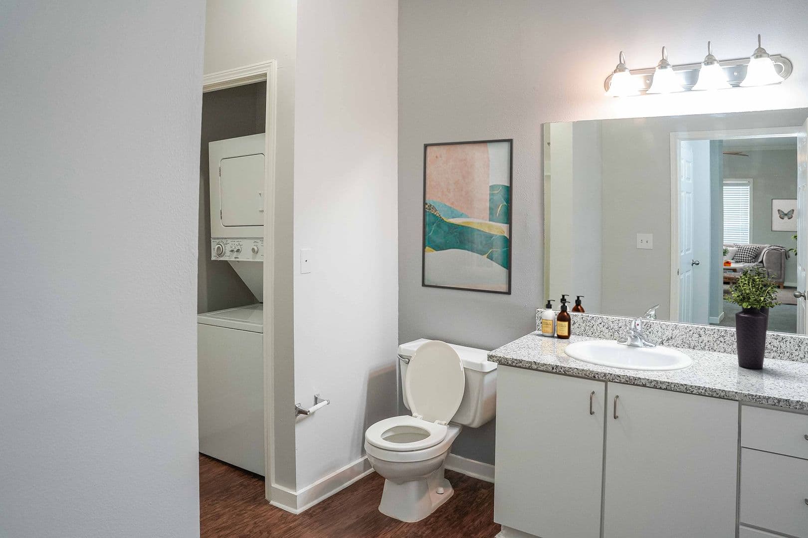 Memphis Apartment: 4 Riverview Drive West