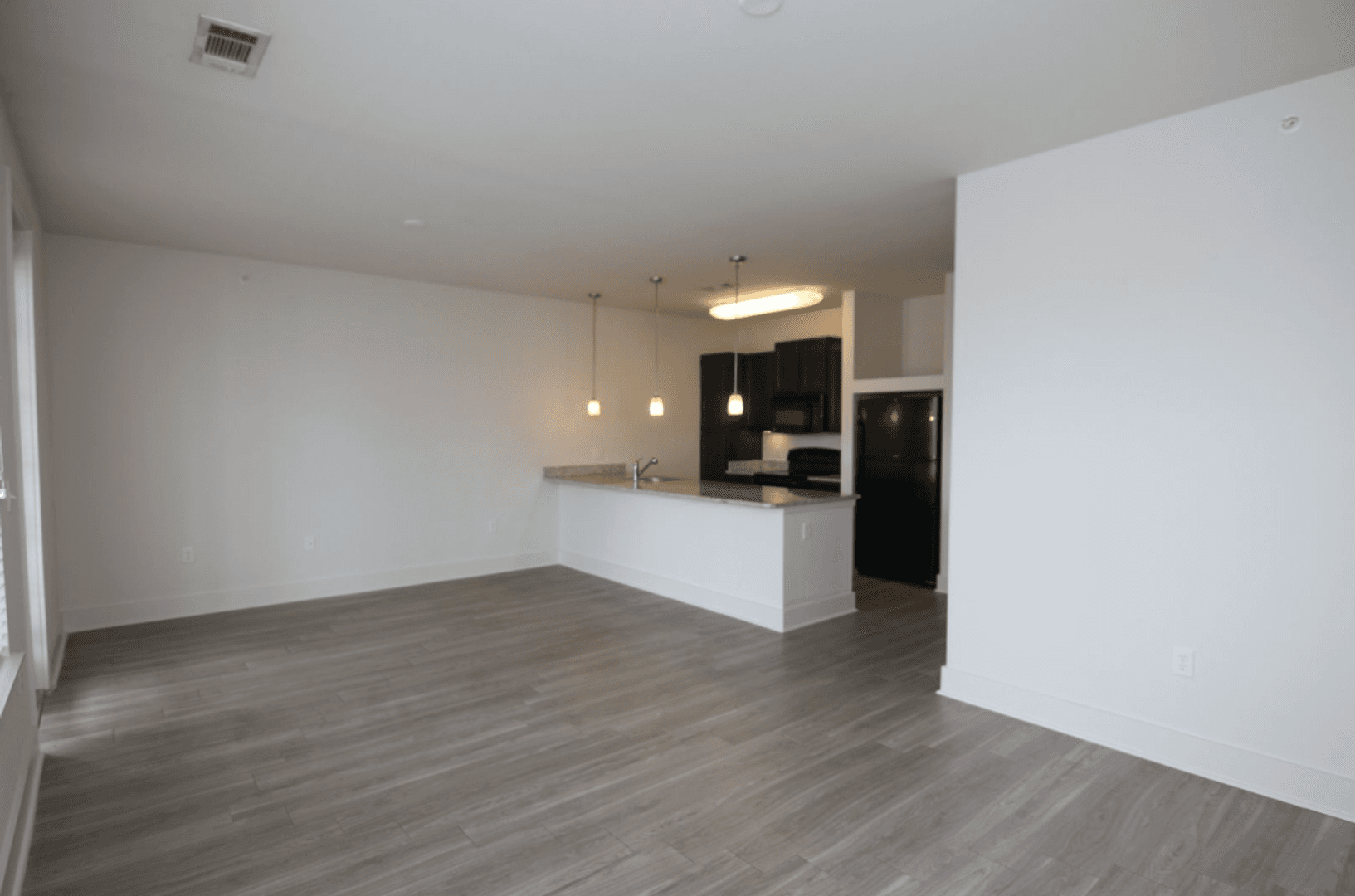 Memphis Apartment: 9 East Carolina Avenue