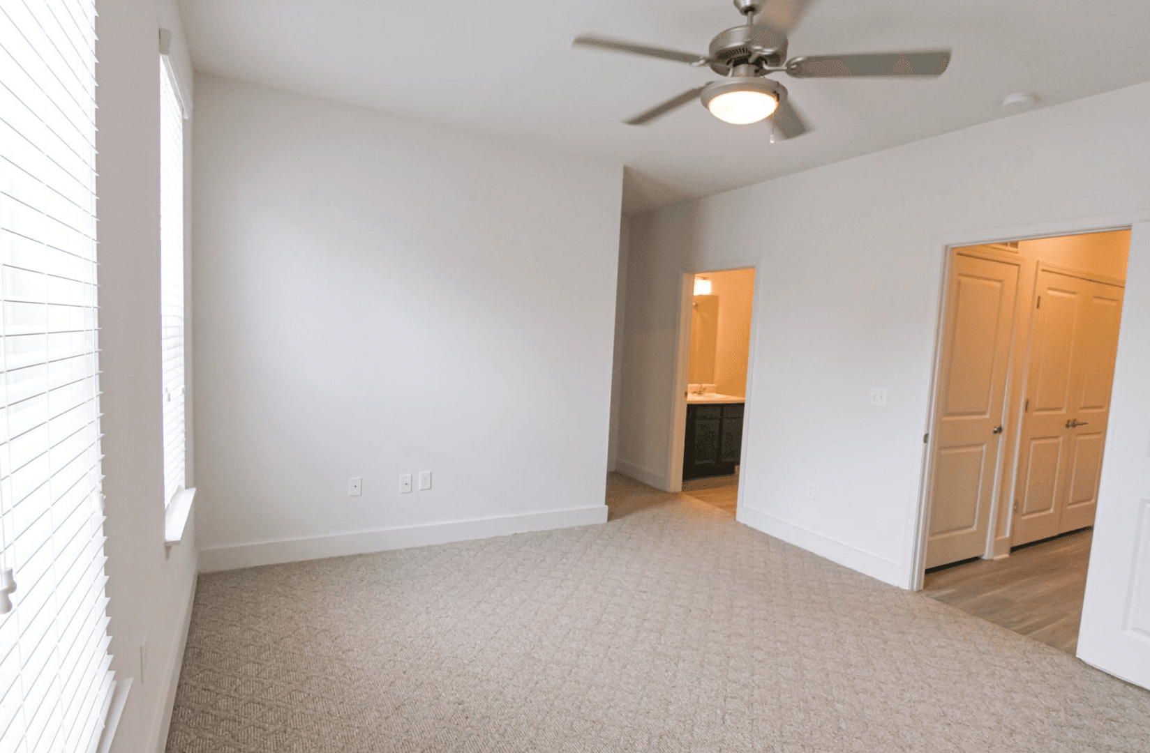 Memphis Apartment: 9 East Carolina Avenue