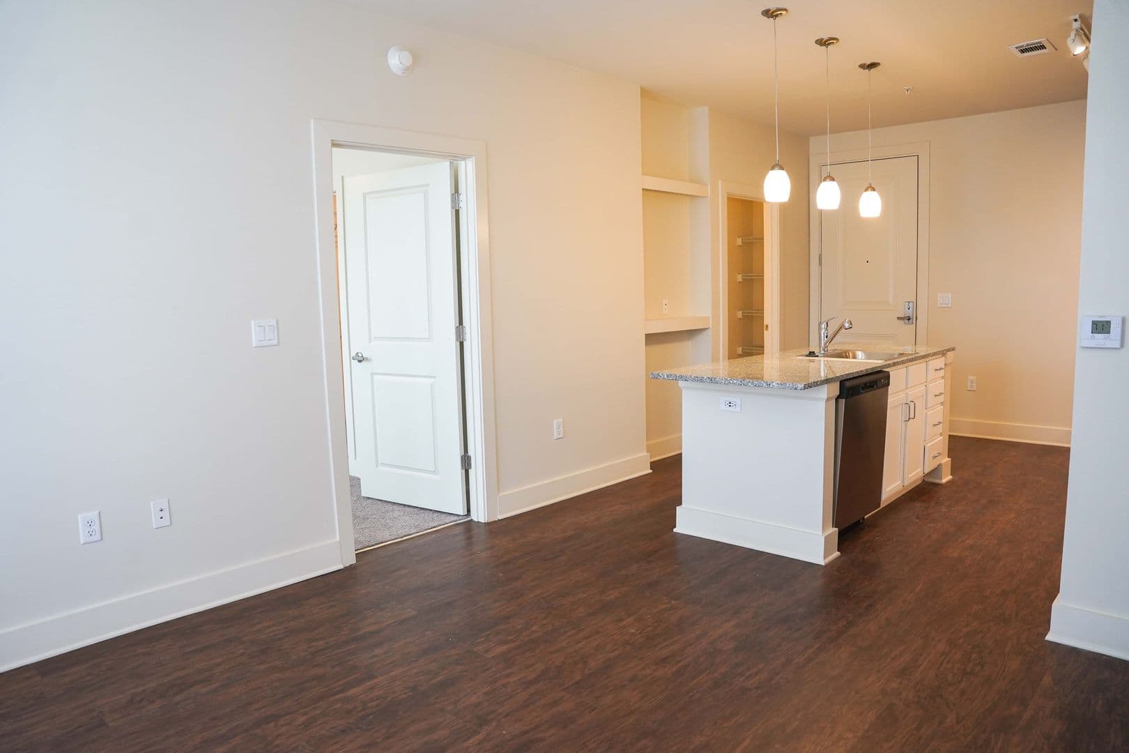 Memphis Apartment: 694 Madison Avenue