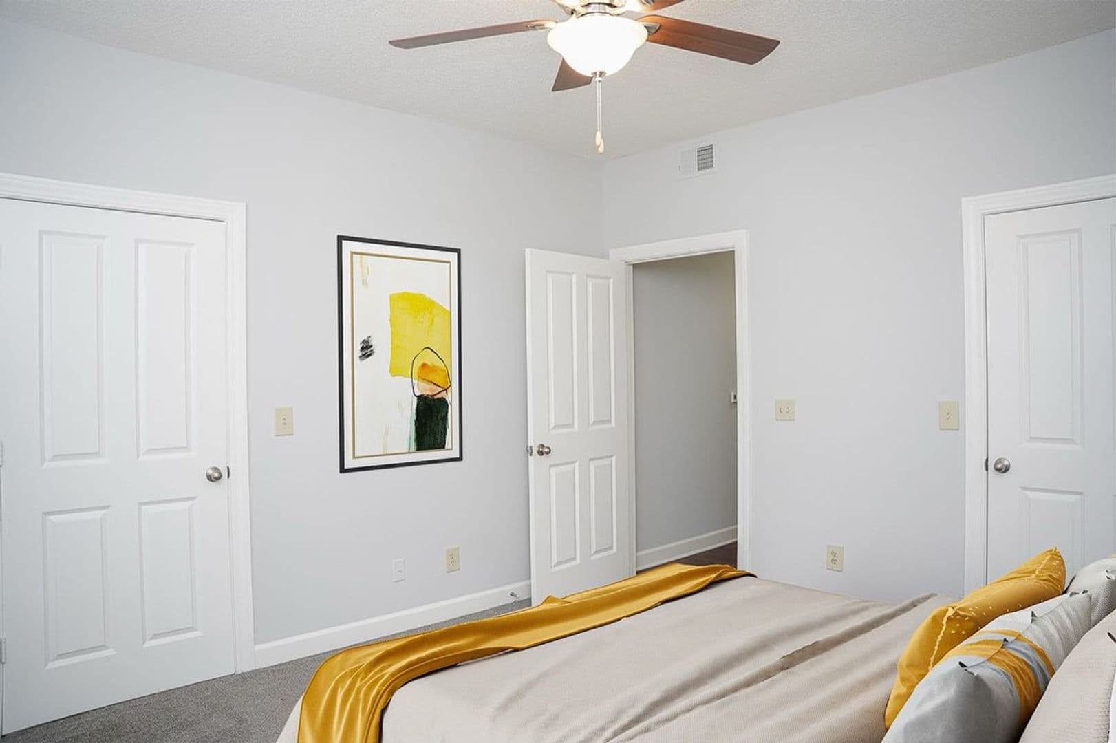 Memphis Apartment: 4 Riverview Drive West