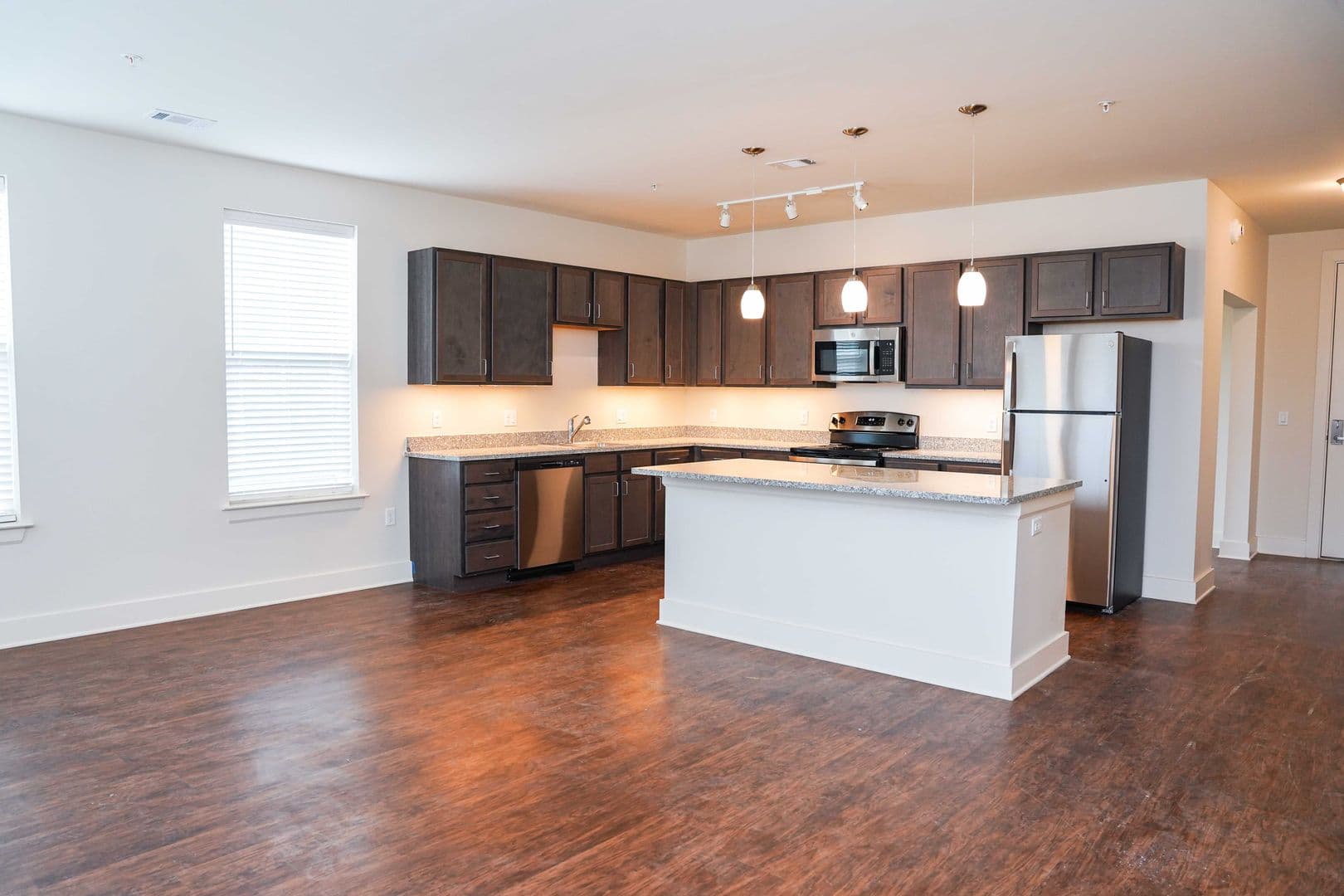 Memphis Apartment: 694 Madison Avenue