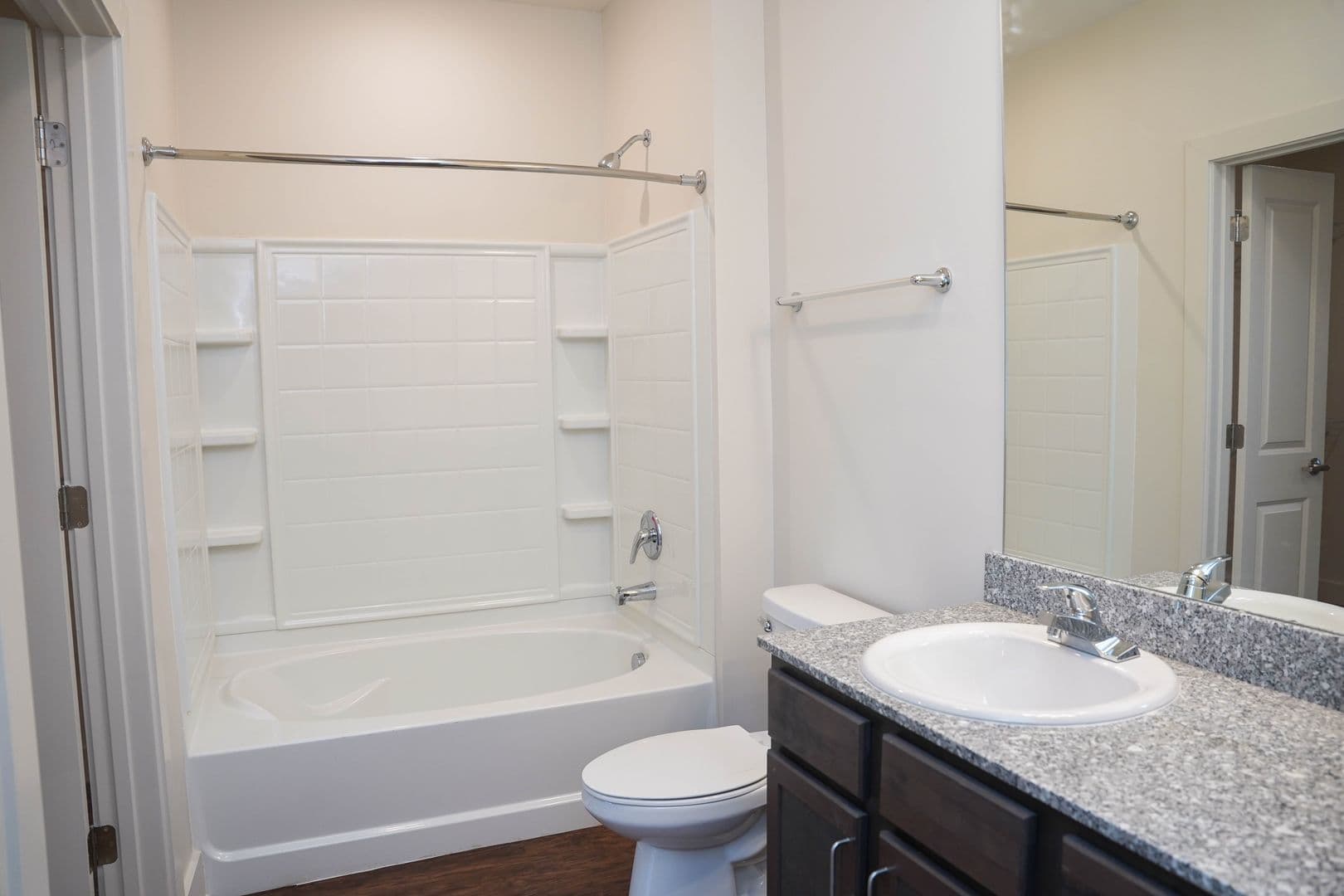 Memphis Apartment: 694 Madison Avenue