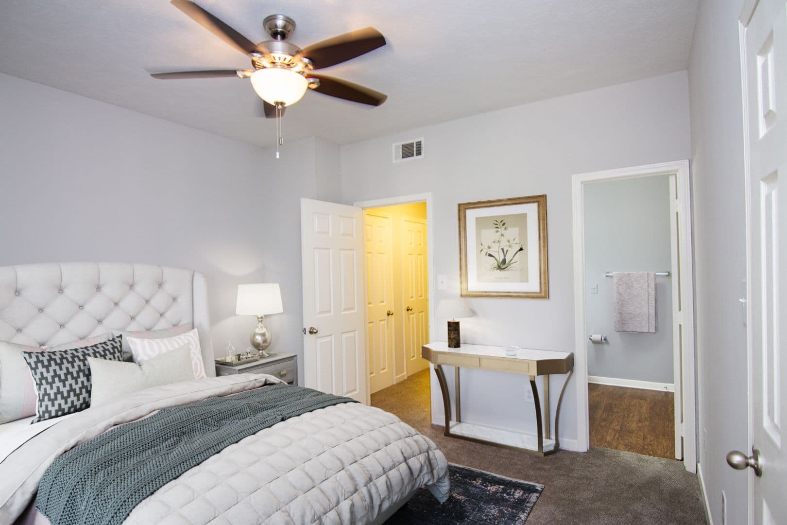 Memphis Apartment: 4 Riverview Drive West
