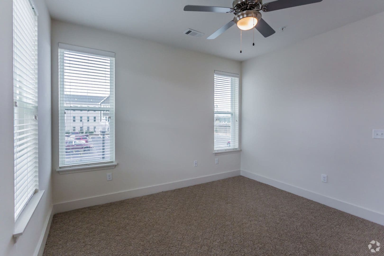 Memphis Apartment: 9 East Carolina Avenue