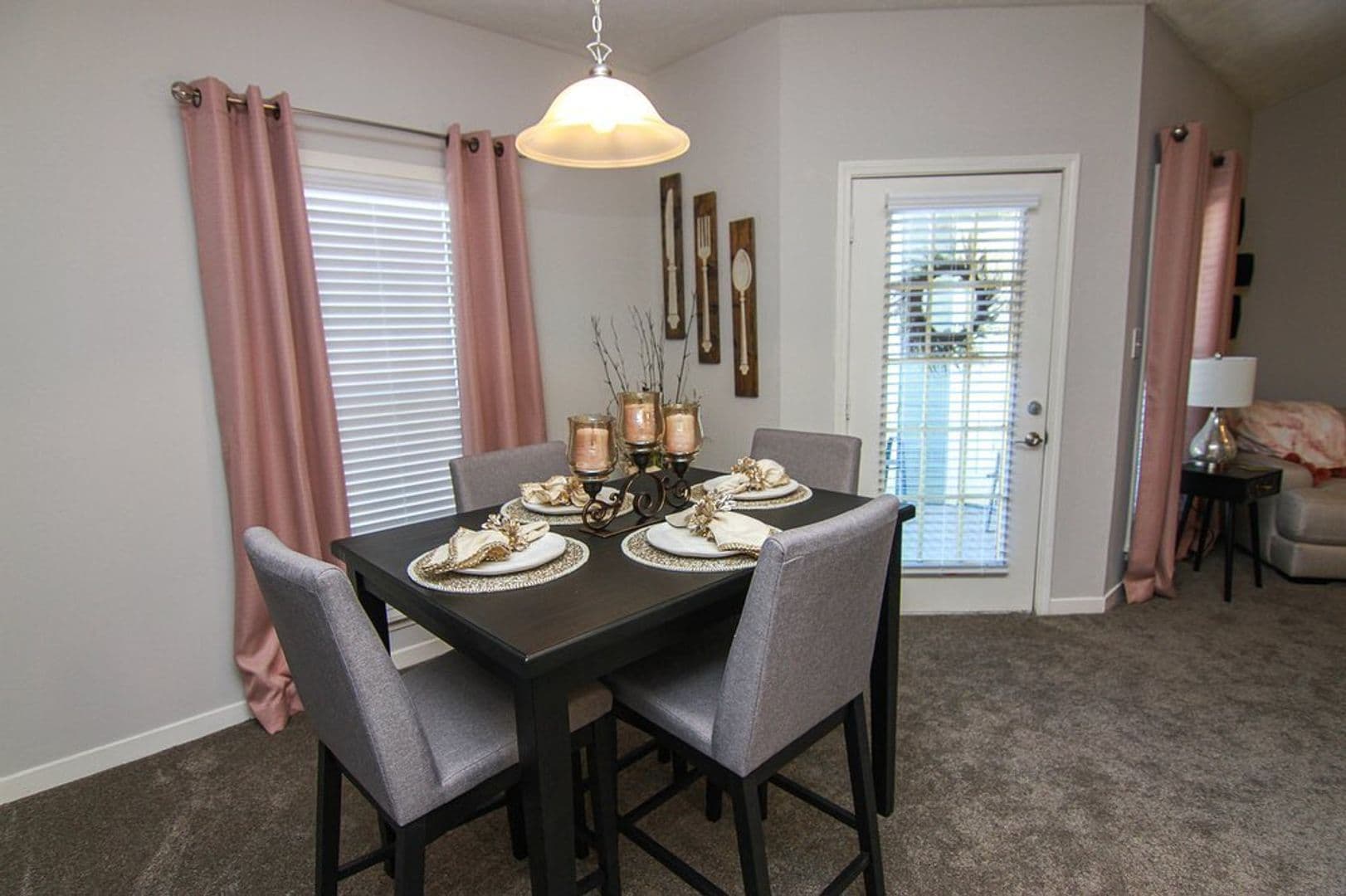 Memphis Apartment: 4 Riverview Drive West