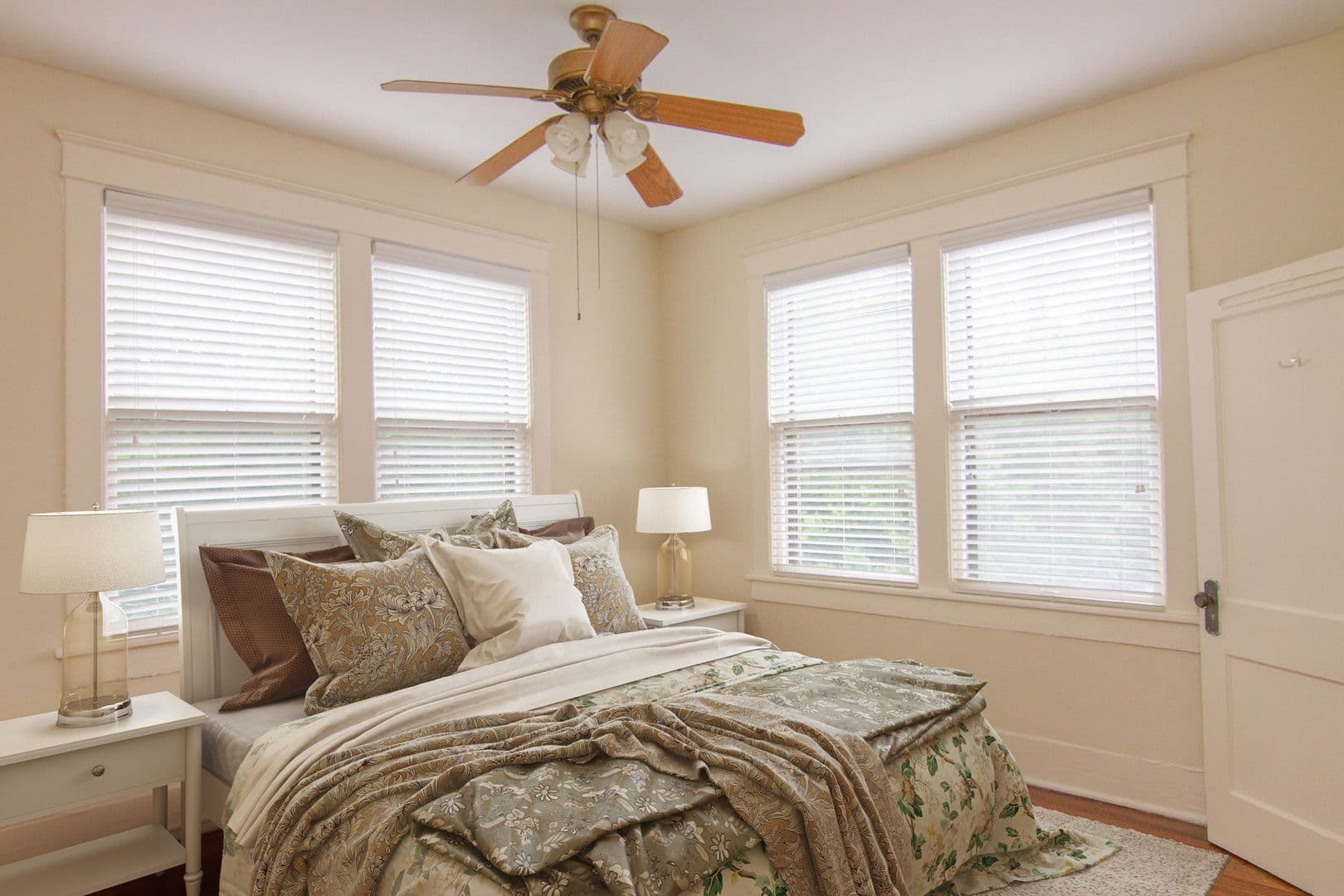 Memphis Apartment: 6 South McLean Boulevard