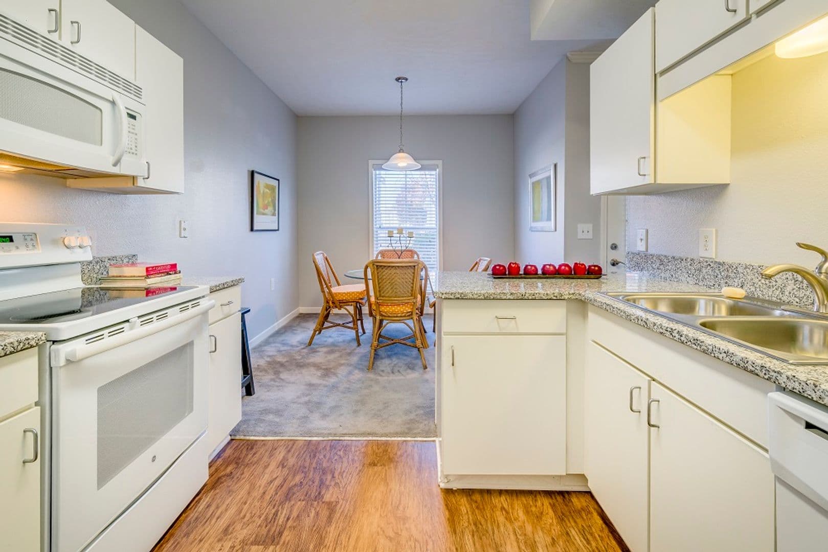 Memphis Apartment: 4 Riverview Drive West