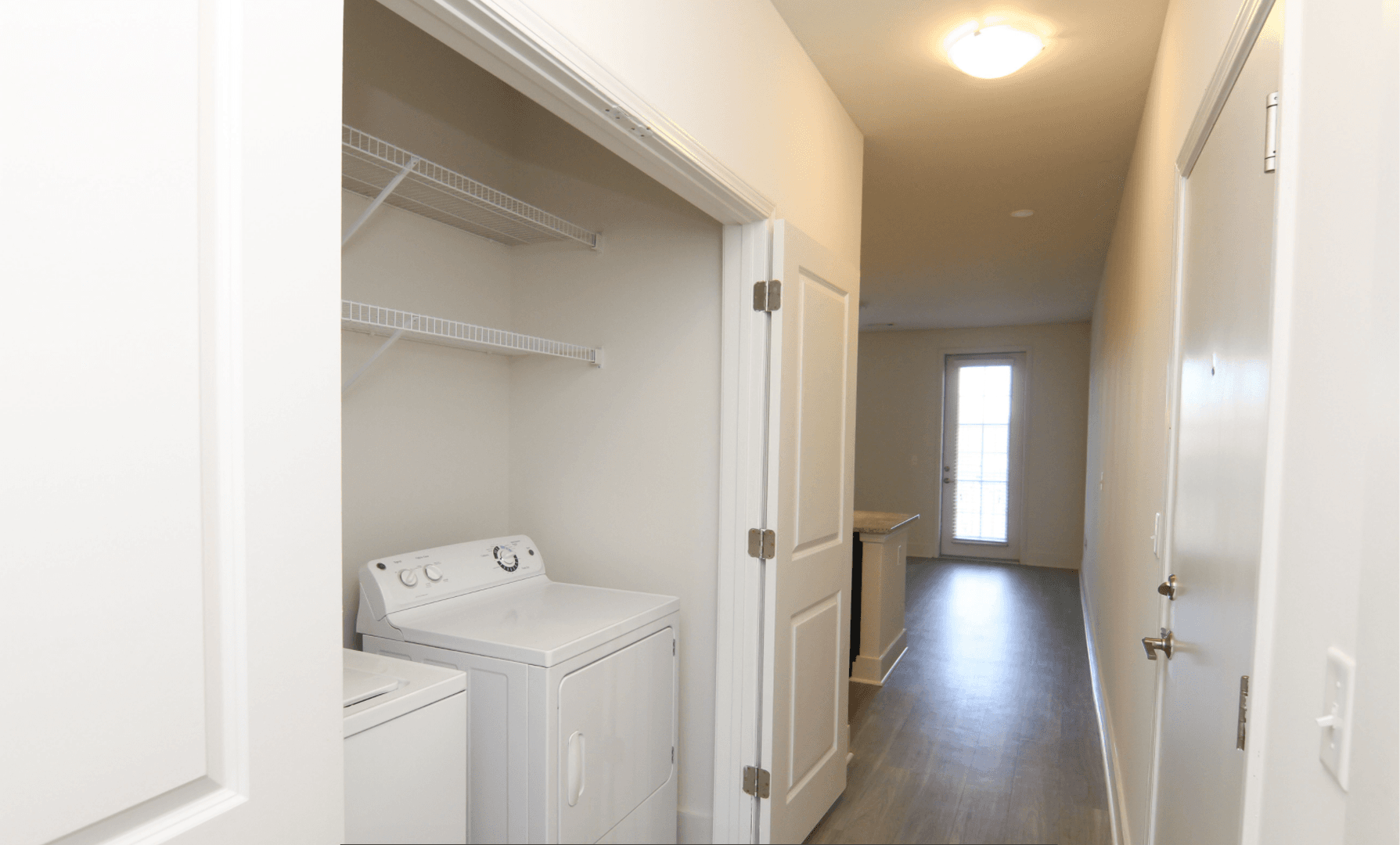Memphis Apartment: 9 East Carolina Avenue