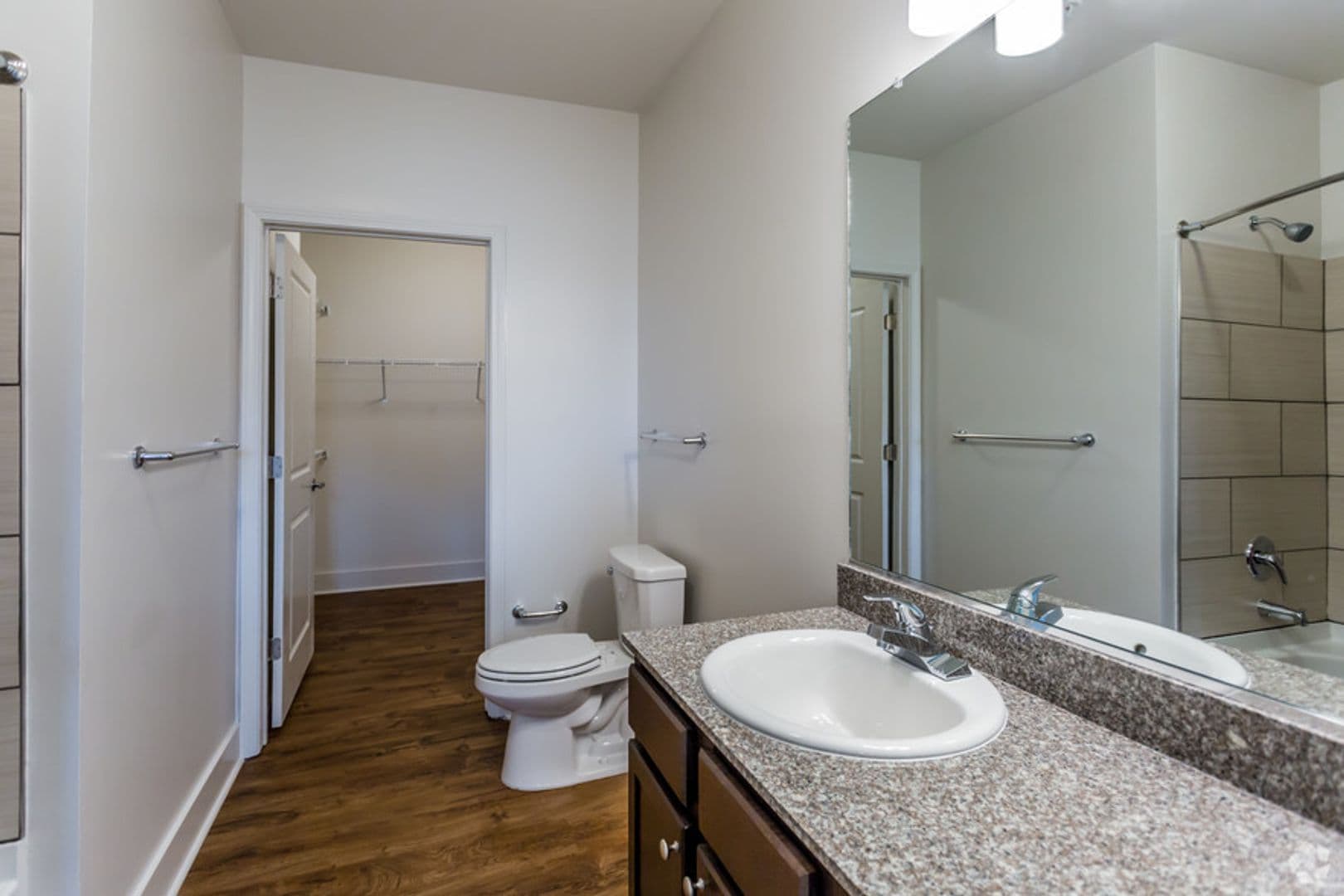 Memphis Apartment: 9 East Carolina Avenue
