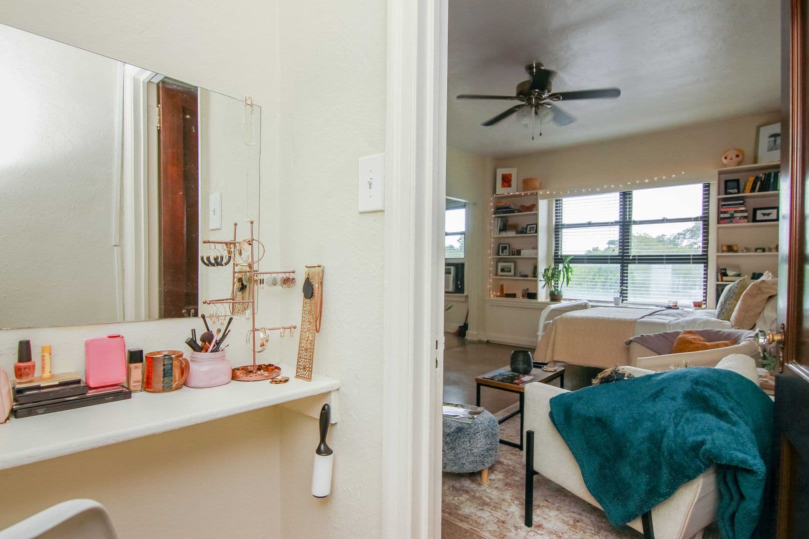 Memphis Apartment: 6 South McLean Boulevard