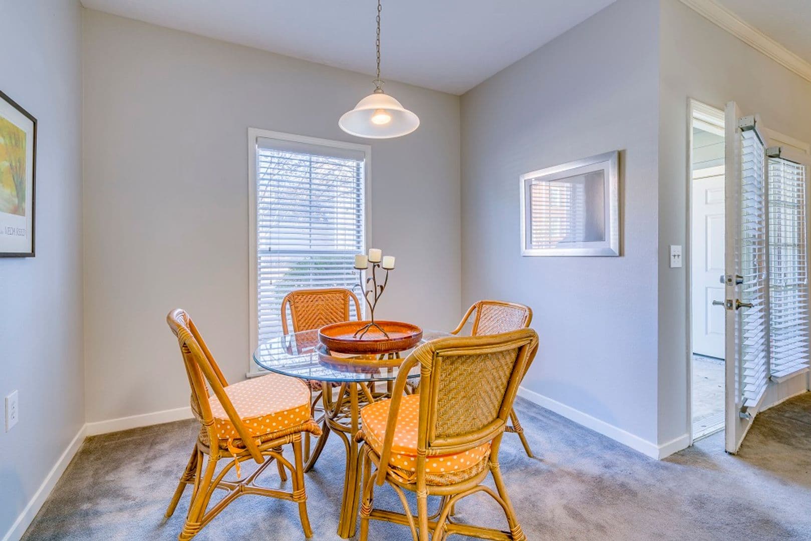 Memphis Apartment: 4 Riverview Drive West