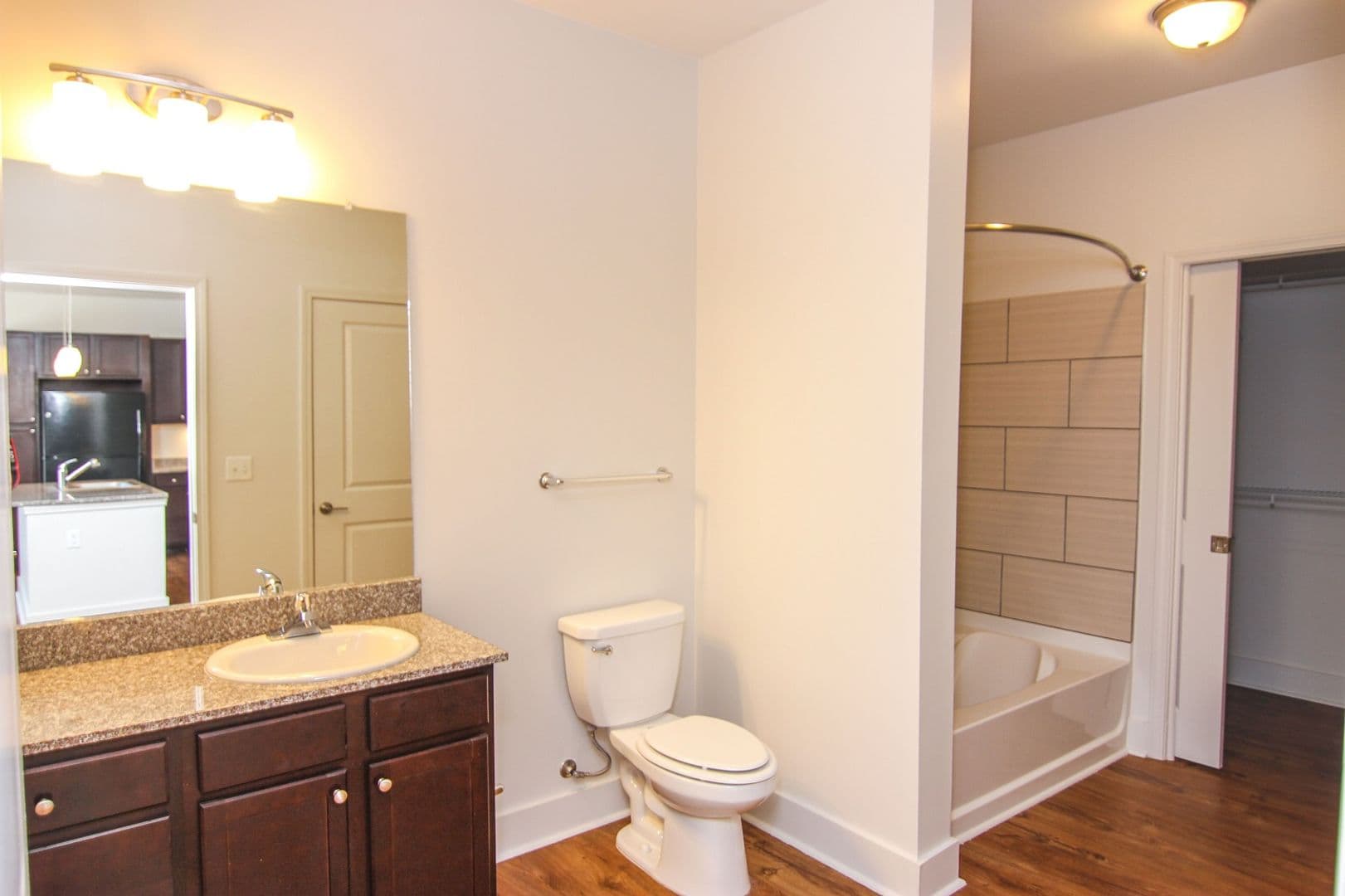 Memphis Apartment: 9 East Carolina Avenue
