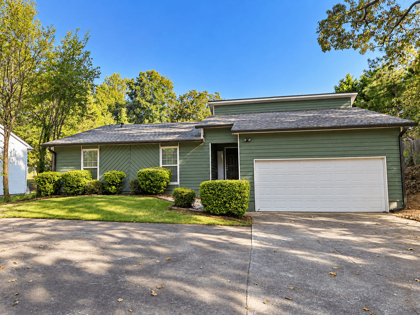 Acworth House: 564 Tate Creek Court NW