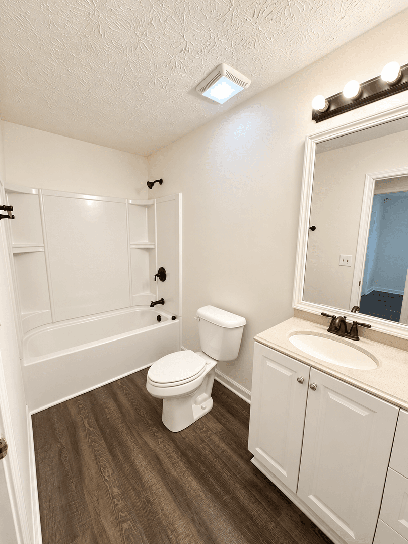 Acworth House: 564 Tate Creek Court NW