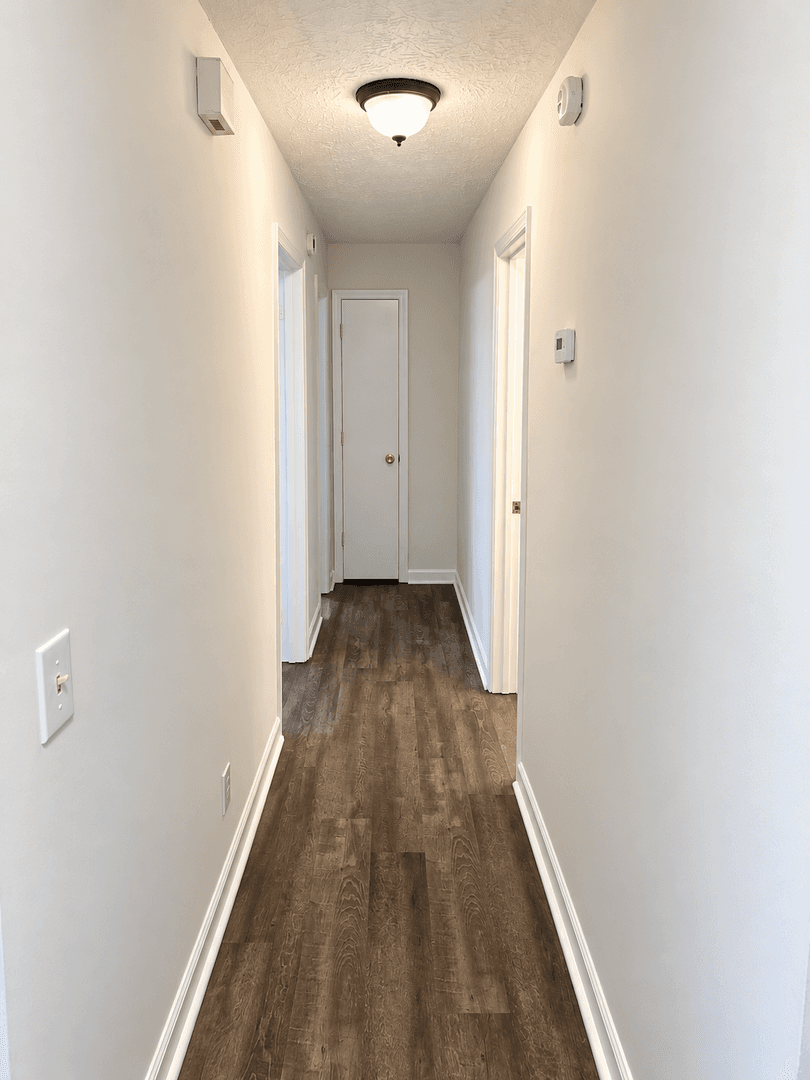 Acworth House: 564 Tate Creek Court NW