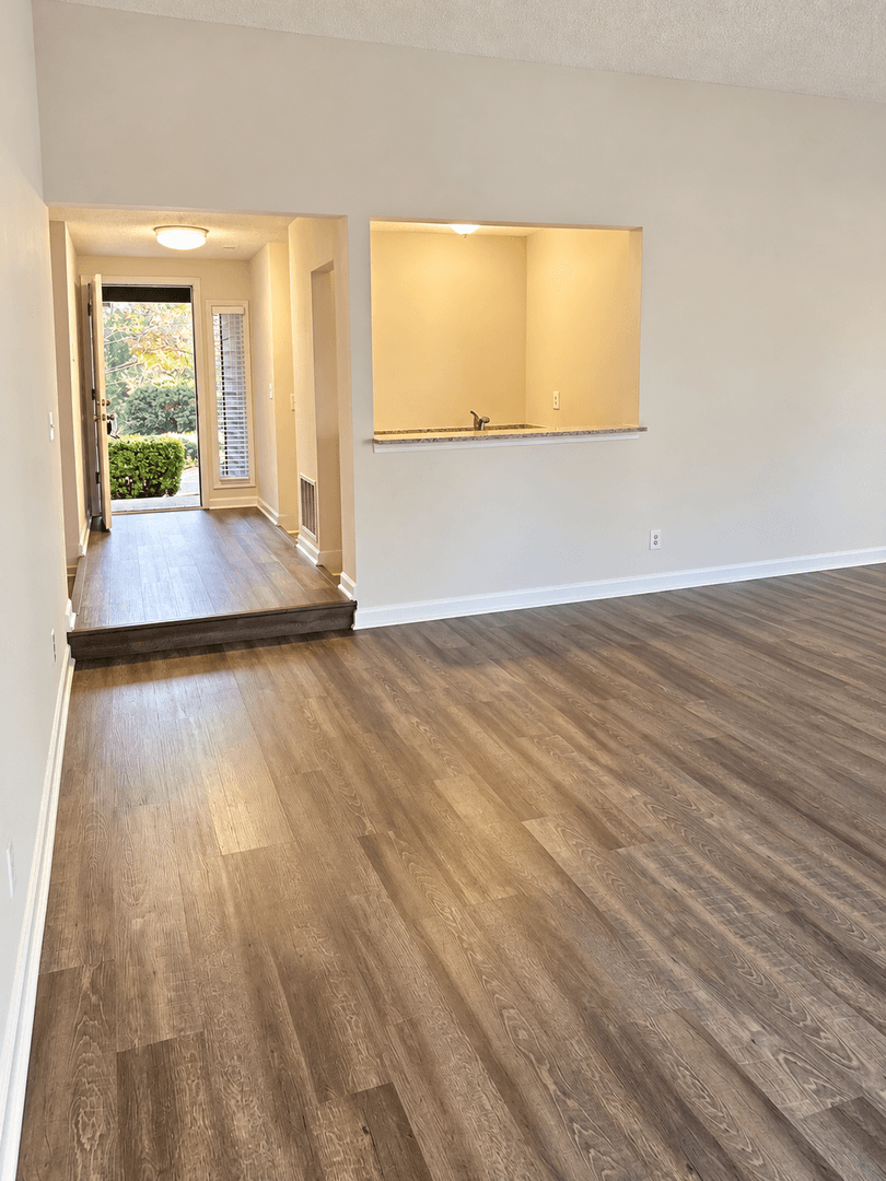 Acworth House: 564 Tate Creek Court NW