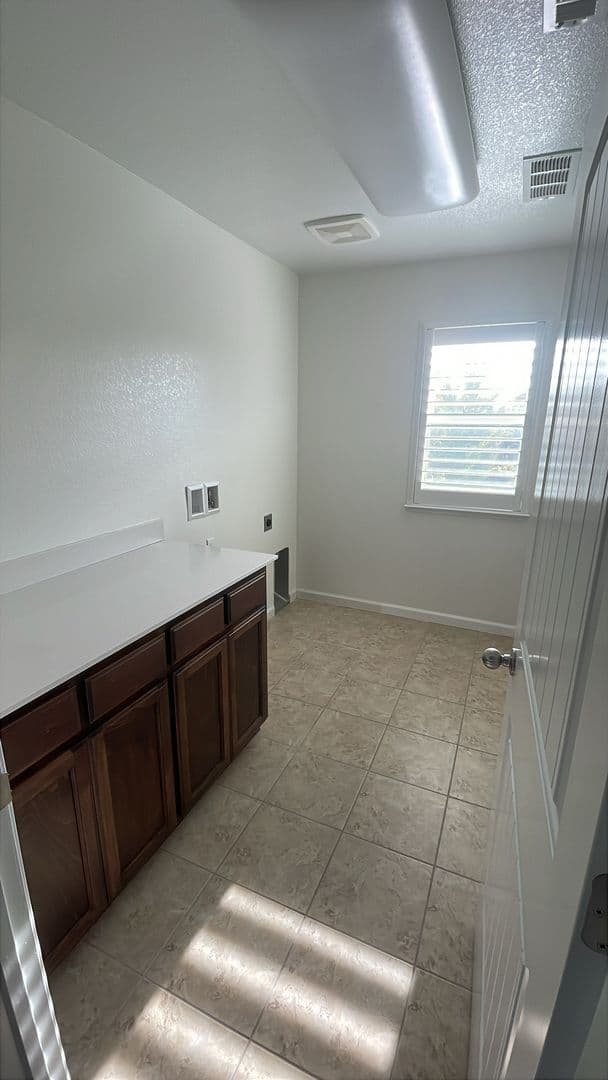 West Sacramento House: 1525 Bayside Road